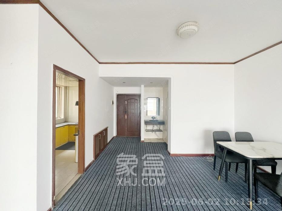 雄踞都市东家 1室0厅0卫 2400.0元/月 雄踞都市东家 1室0厅0卫 2400.0元/月室内图