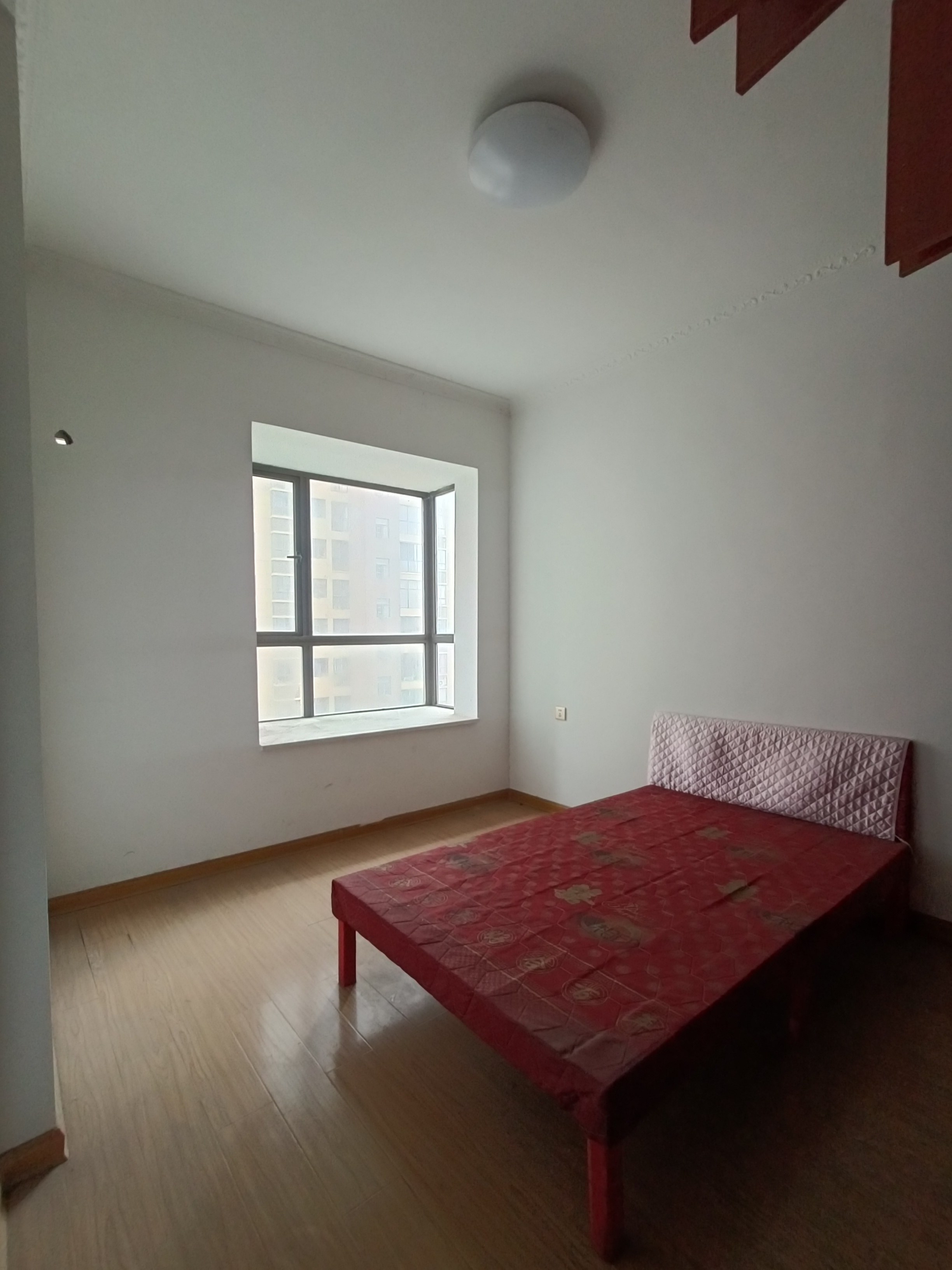 万豪城市花园  3室2厅2卫   1800.00元/月室内图