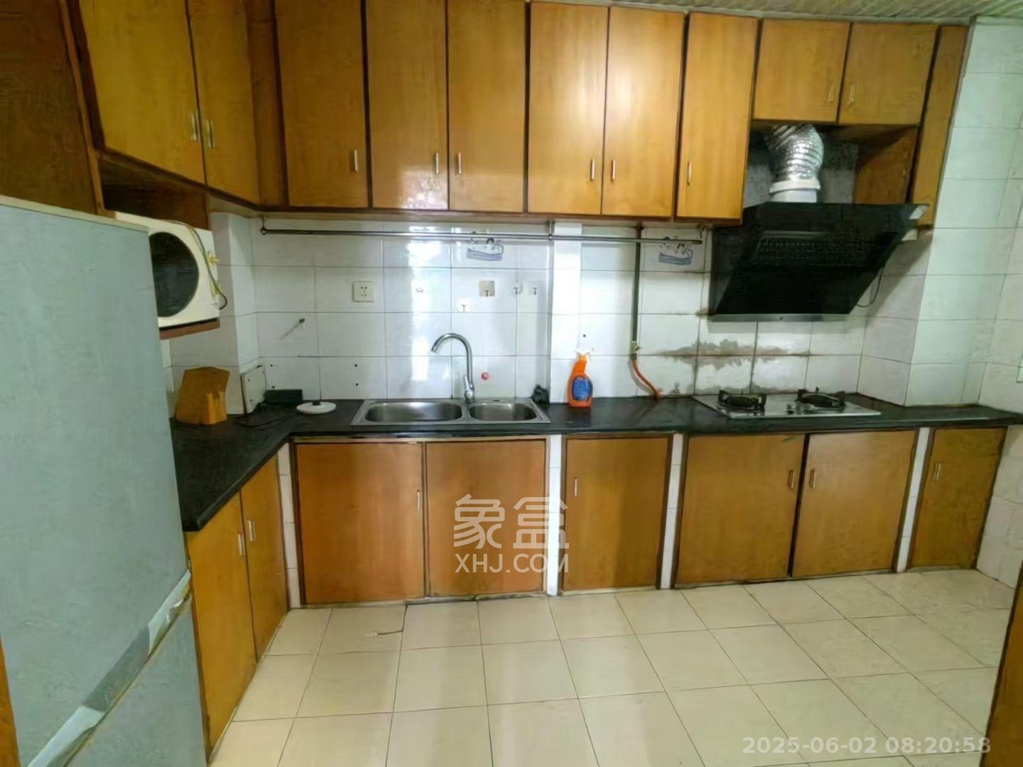 颐美园 3室2厅1卫 2800.0元/月 颐美园 3室2厅1卫 2800.0元/月室内图