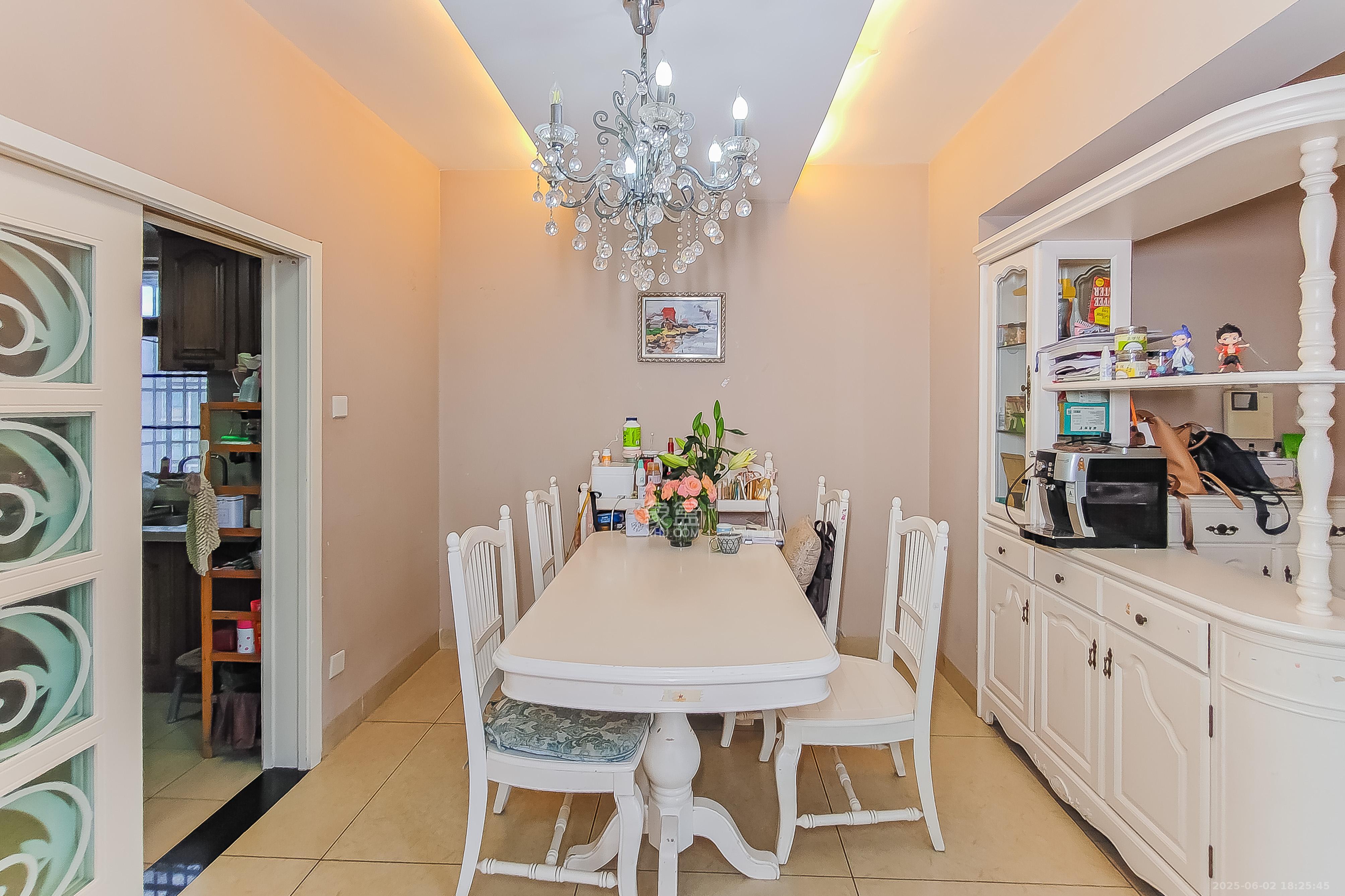 格蓝康都  3室2厅2卫    98.8万 格蓝康都  3室2厅2卫    98.8万客厅