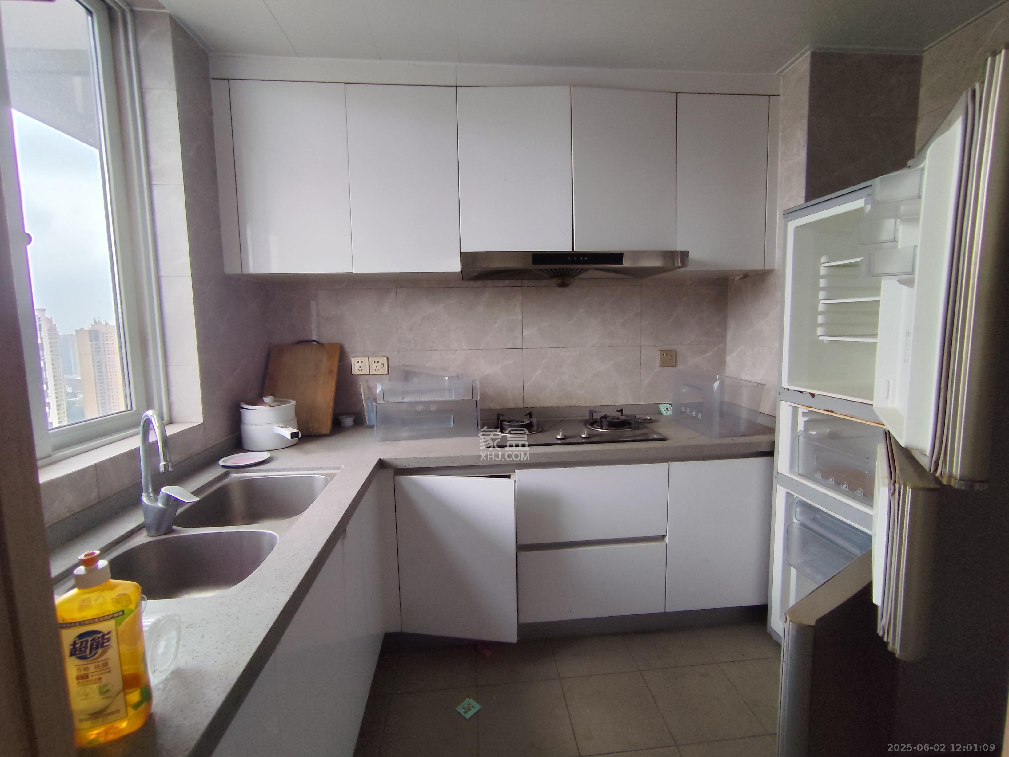 新华联梦想城  3室2厅2卫    2100.0元/月 新华联梦想城  3室2厅2卫    2100.0元/月室内图