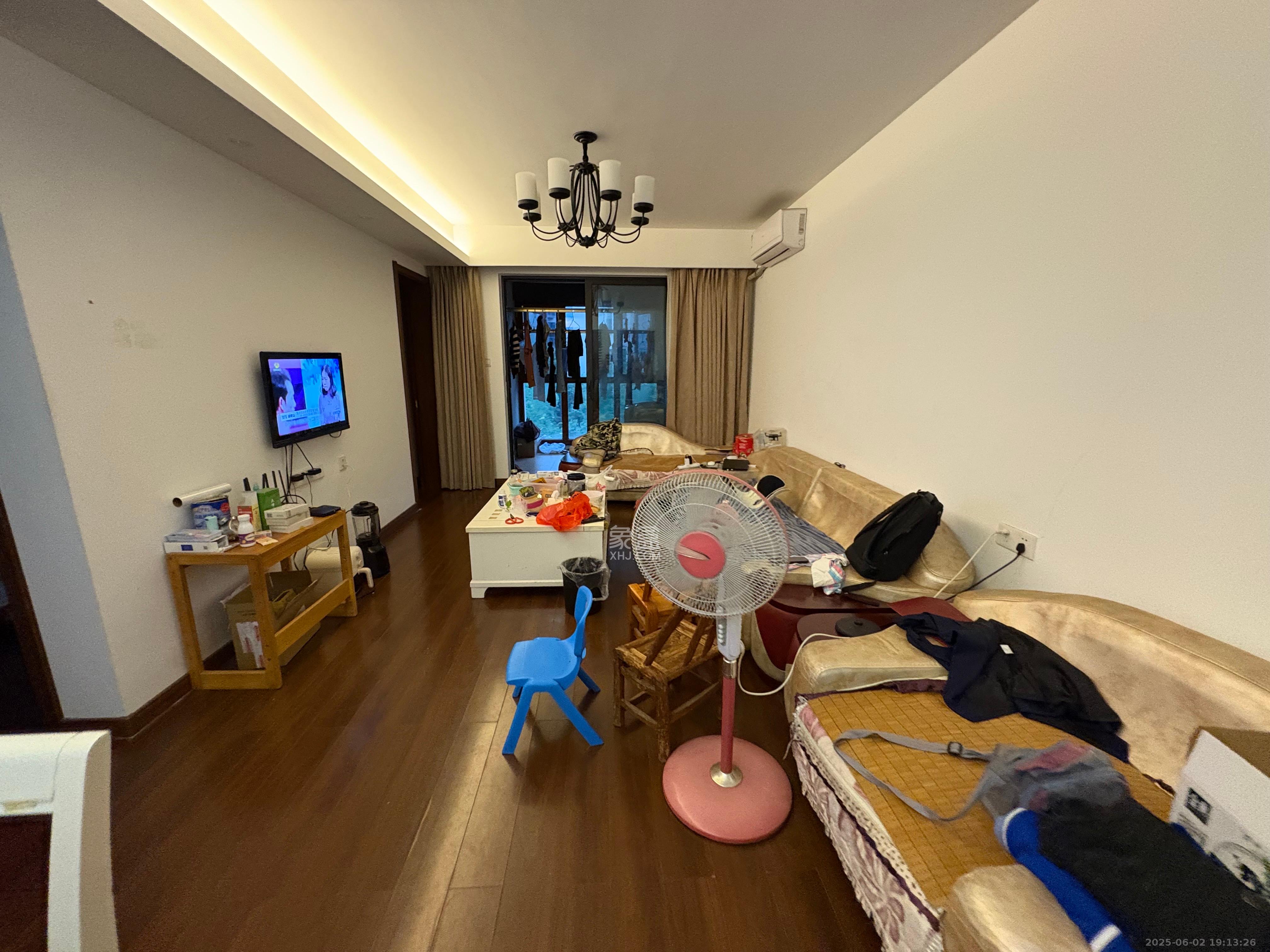 万科里梅溪郡  3室2厅2卫   3600.00元/月