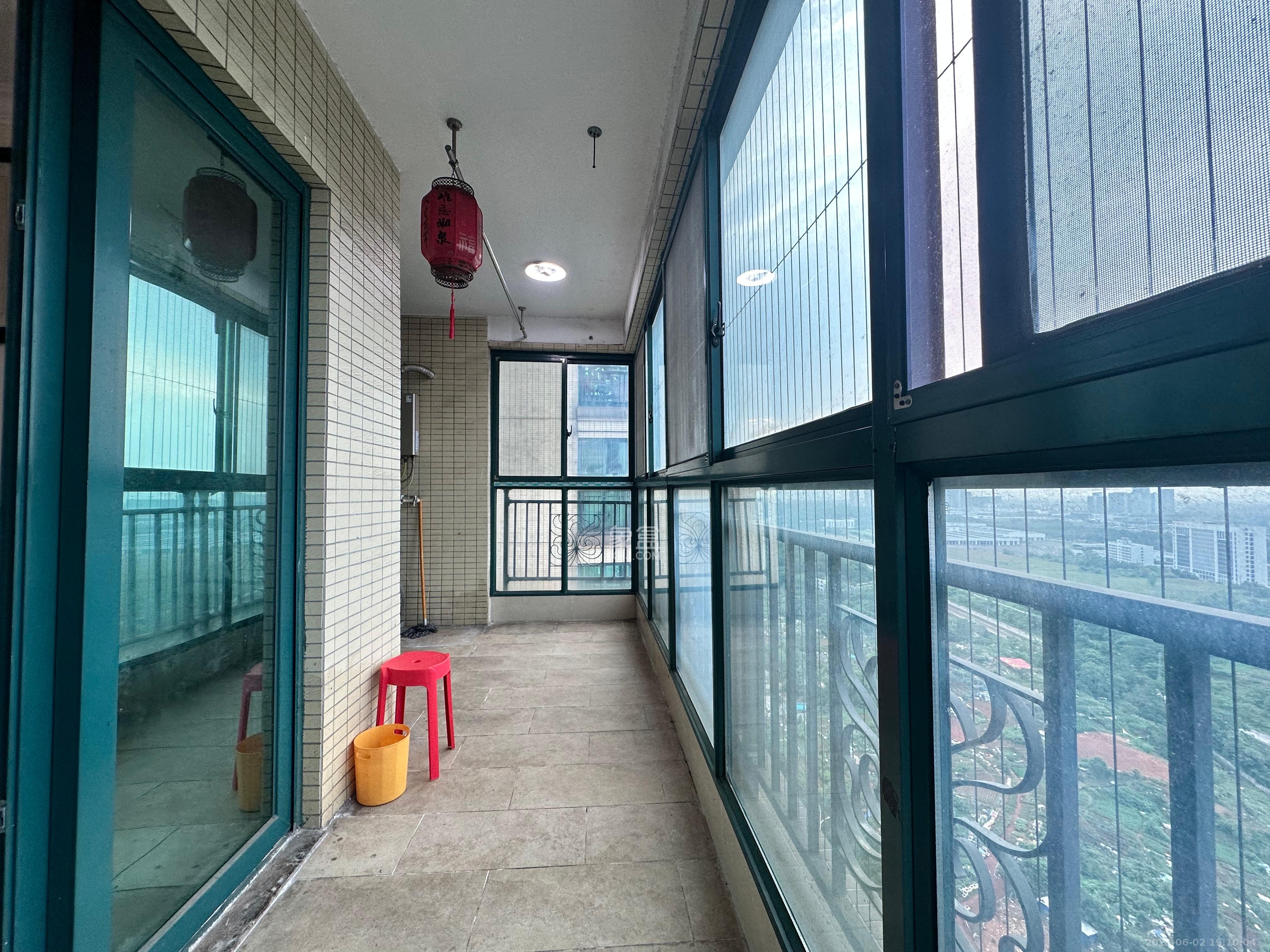 恒大名都  3室2厅2卫   1700.00元/月室内图