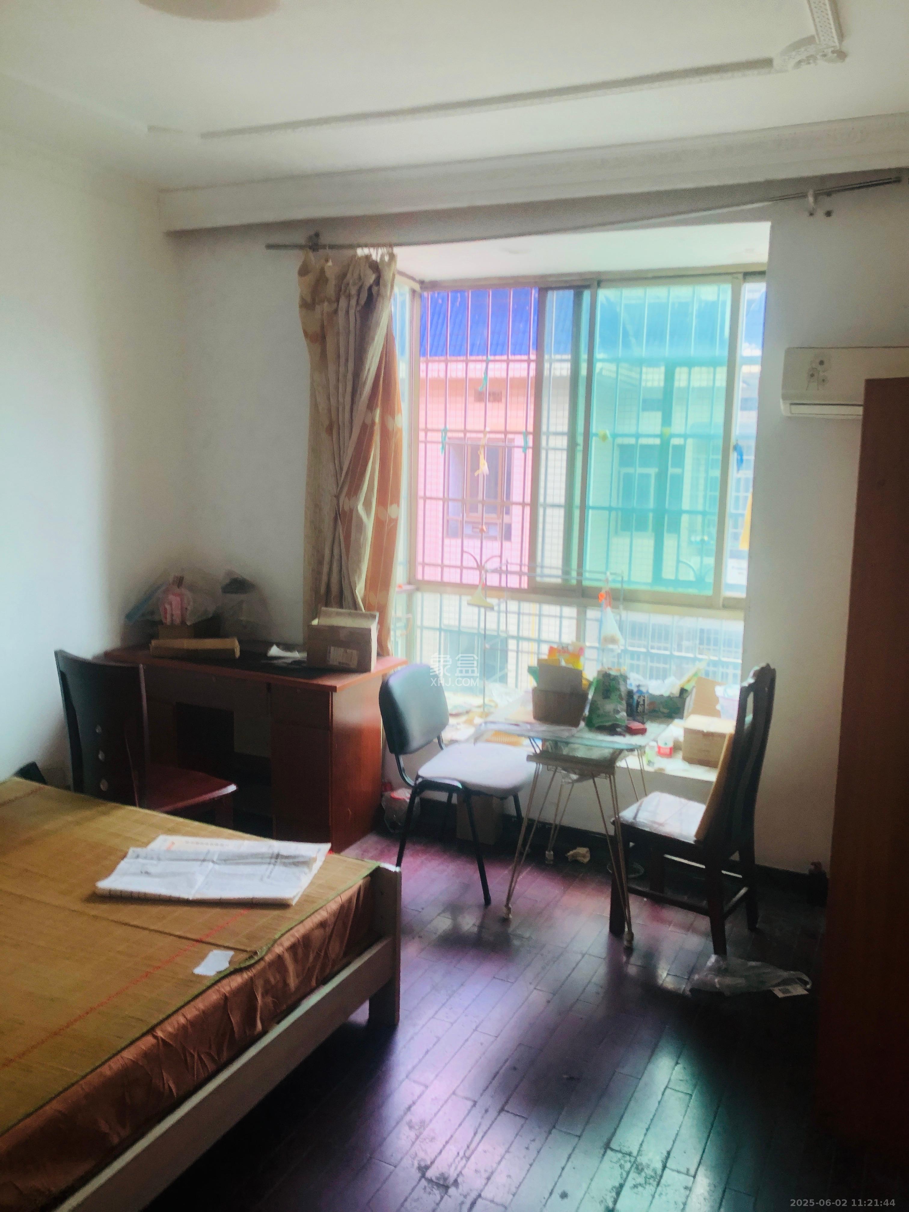 青园小区(青园社区安置房) 2室2厅1卫 1400.0元/月 青园小区(青园社区安置房) 2室2厅1卫 1400.0元/月室内图