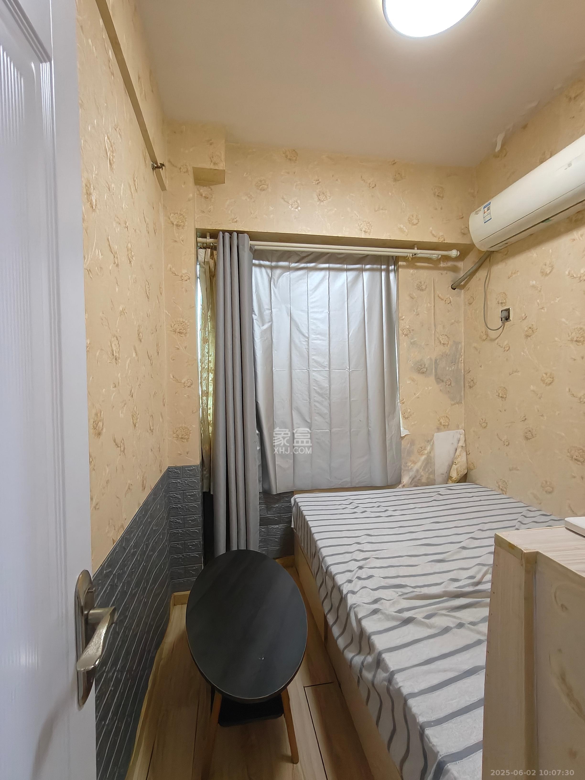 上城星座  2室1厅1卫    1600.0元/月 上城星座  2室1厅1卫    1600.0元/月室内图