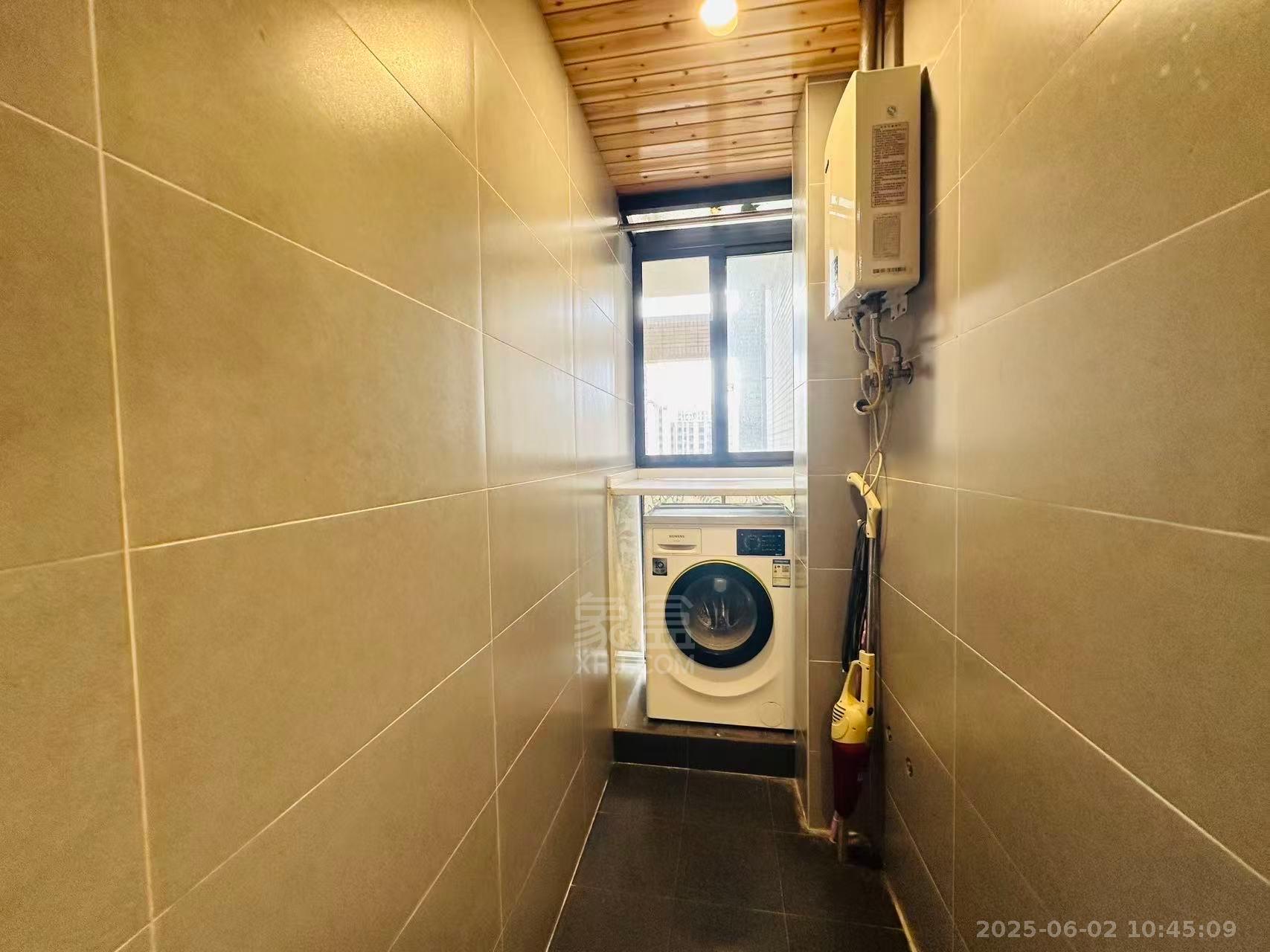 中泰财富湘江  2室2厅1卫   1900.00元/月室内图