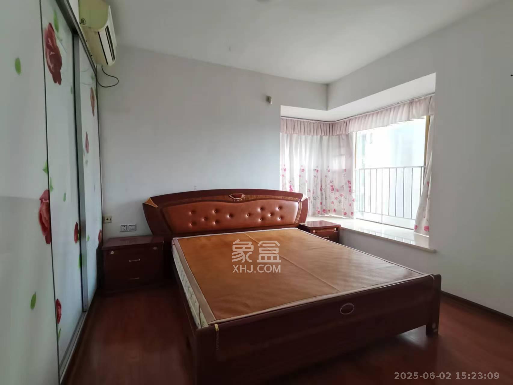 天健芙蓉盛世一期  3室2厅2卫    3400.0元/月 天健芙蓉盛世一期  3室2厅2卫    3400.0元/月室内图