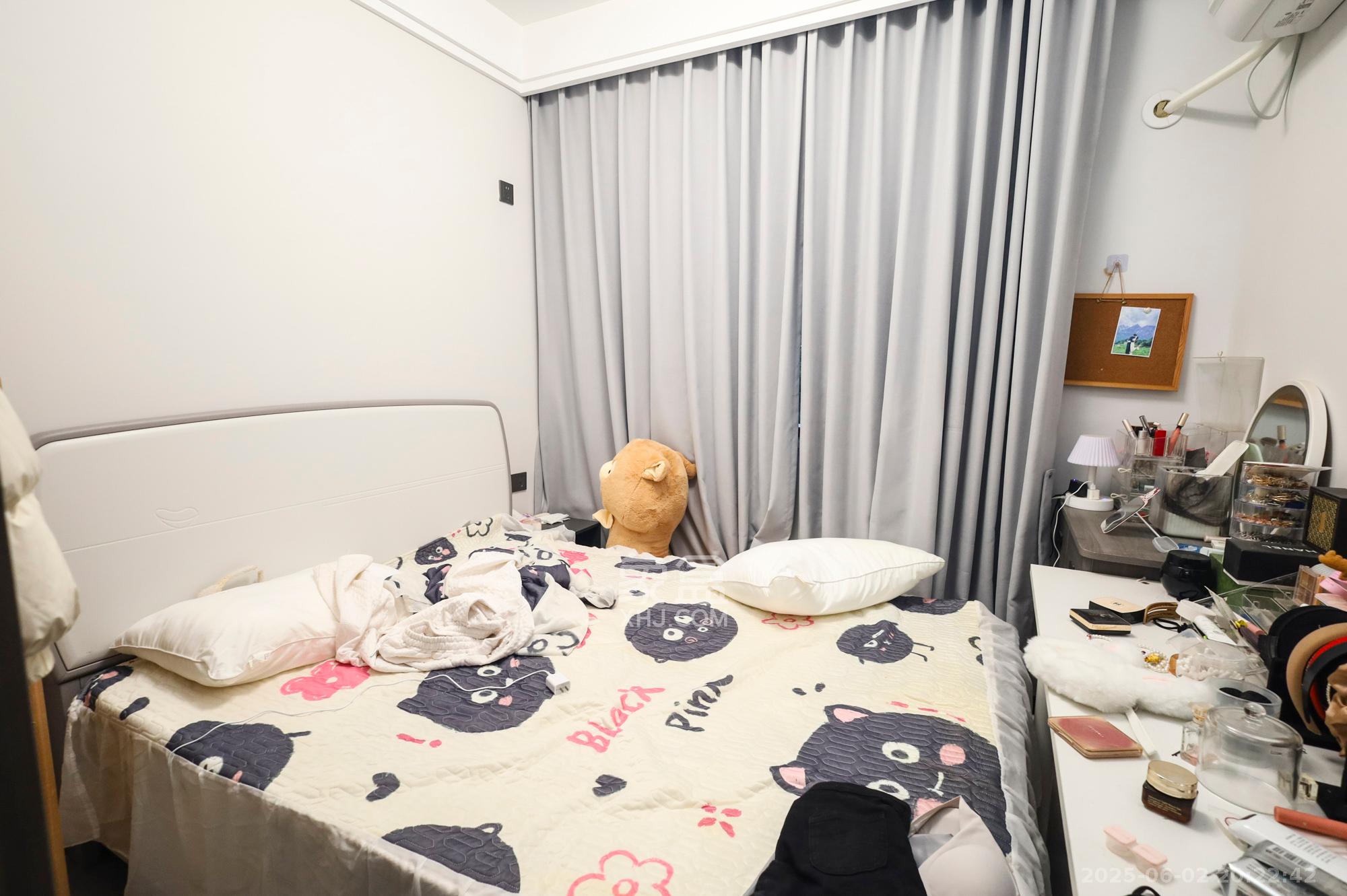保利堂悦  3室2厅2卫   115.00万卧室