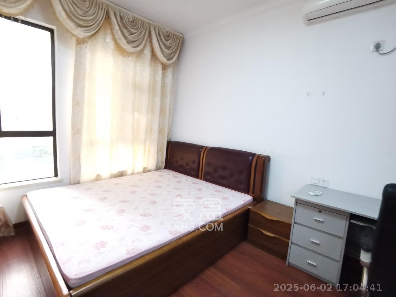 奥林匹克花园贡院三期  1室2厅1卫   2200.00元/月室内图
