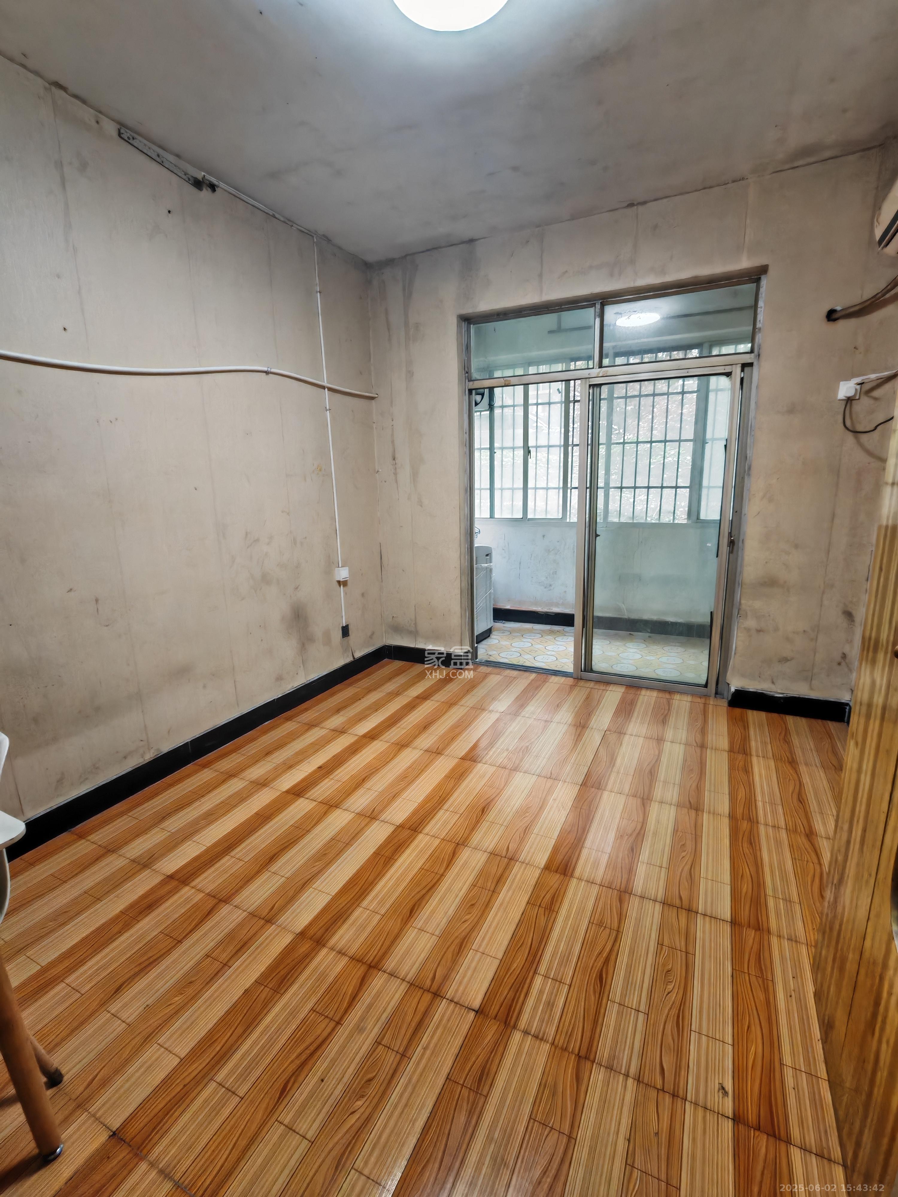 华银园 3室2厅2卫 1800.0元/月 华银园 3室2厅2卫 1800.0元/月室内图