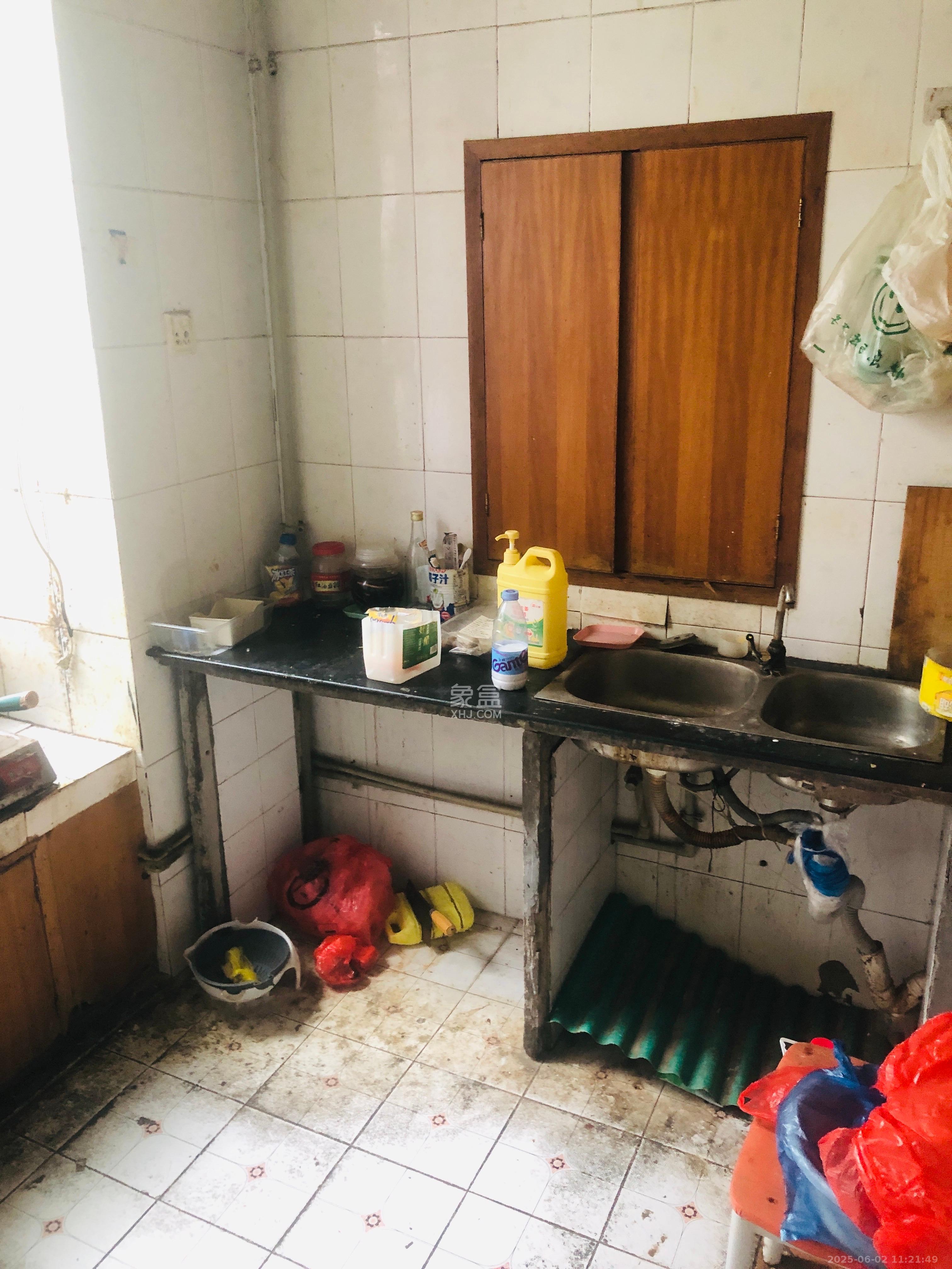 青园小区(青园社区安置房) 2室2厅1卫 1400.0元/月 青园小区(青园社区安置房) 2室2厅1卫 1400.0元/月室内图