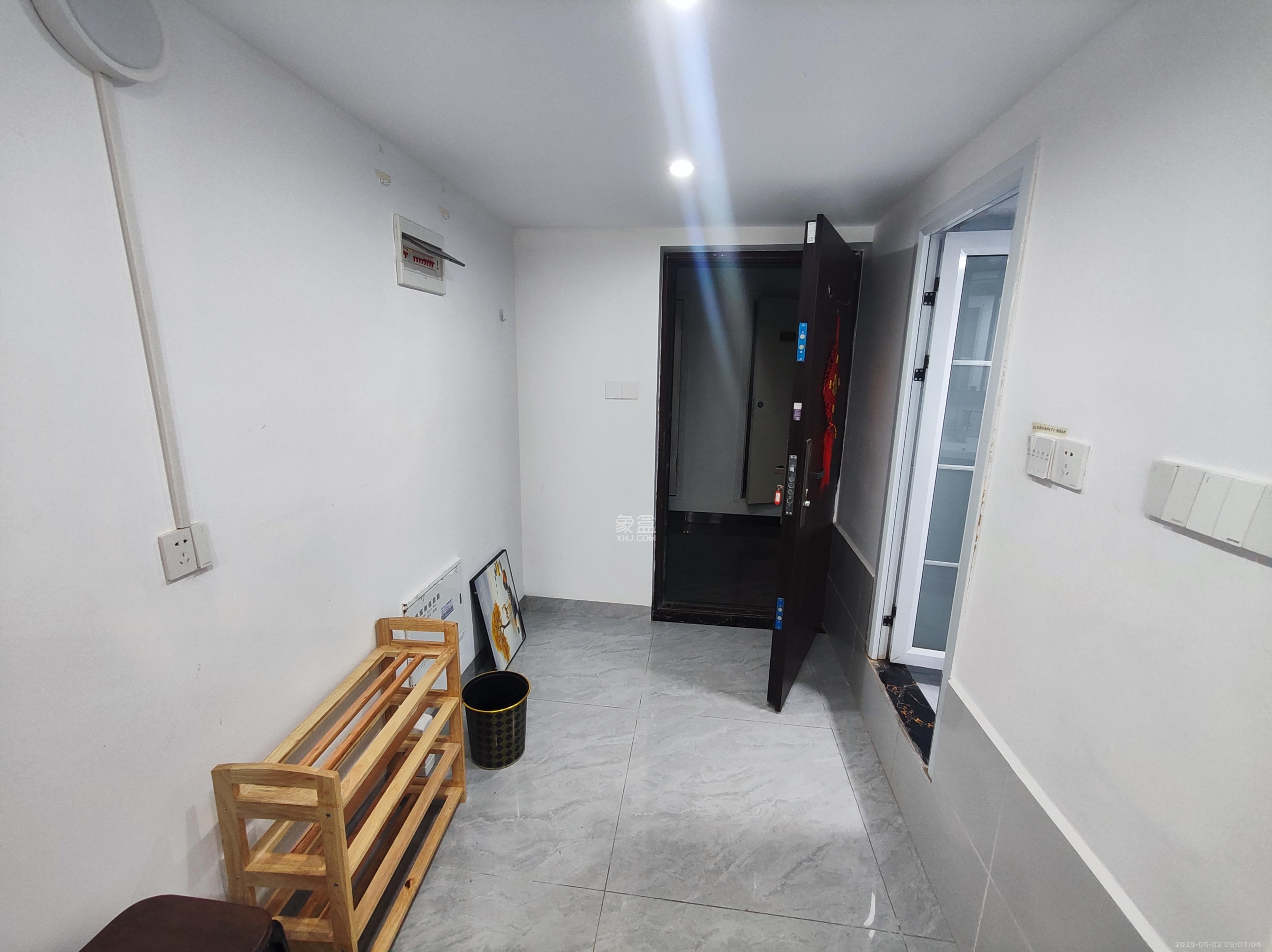 天麓轻奢国际 2室1厅1卫 1750.0元/月 天麓轻奢国际 2室1厅1卫 1750.0元/月室内图