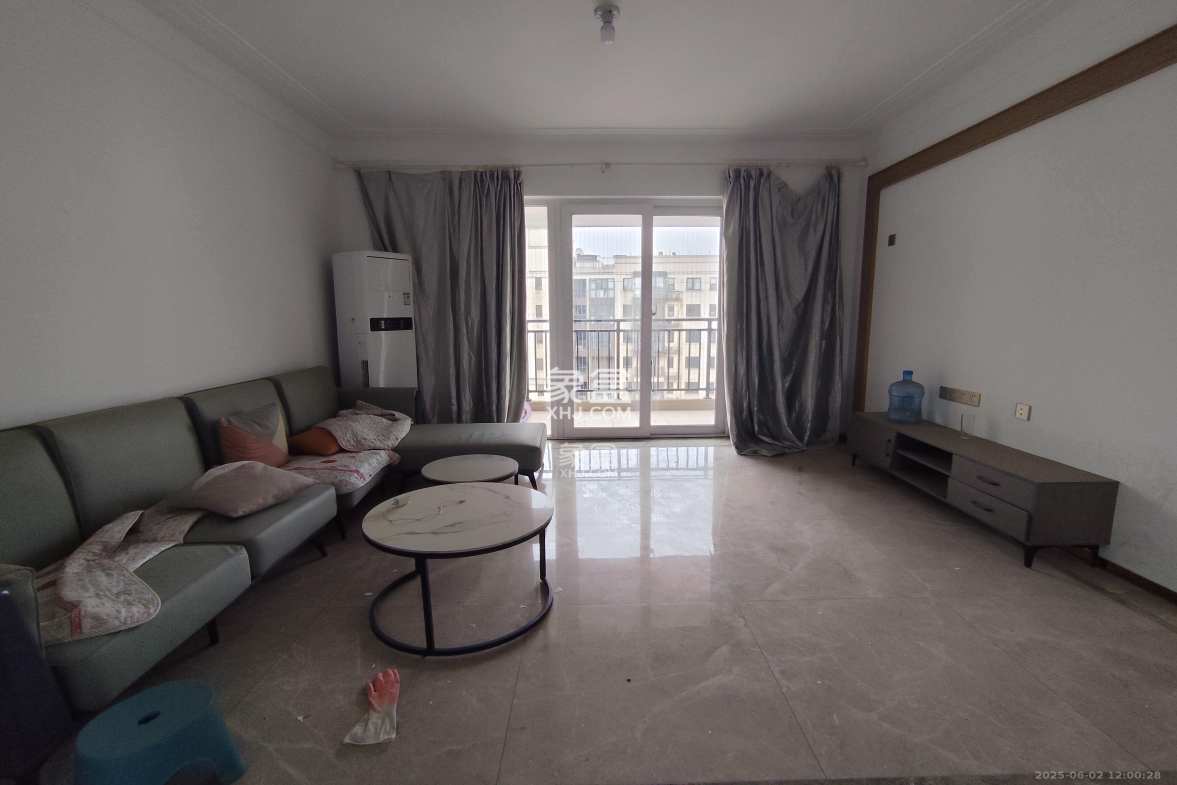 新华联梦想城  3室2厅2卫    2100.0元/月 新华联梦想城  3室2厅2卫    2100.0元/月室内图