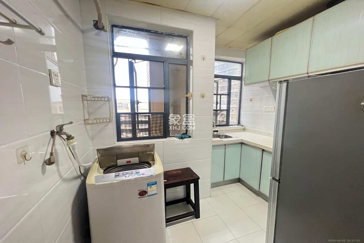 保利麓谷林语I区 1室1厅1卫 1100.0元/月 保利麓谷林语I区 1室1厅1卫 1100.0元/月室内图