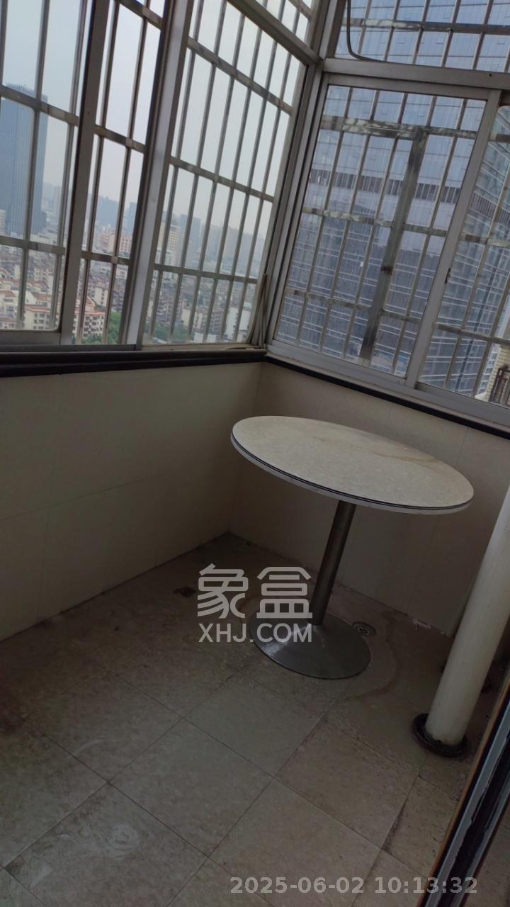 雄踞都市东家 1室0厅0卫 2400.0元/月 雄踞都市东家 1室0厅0卫 2400.0元/月室内图