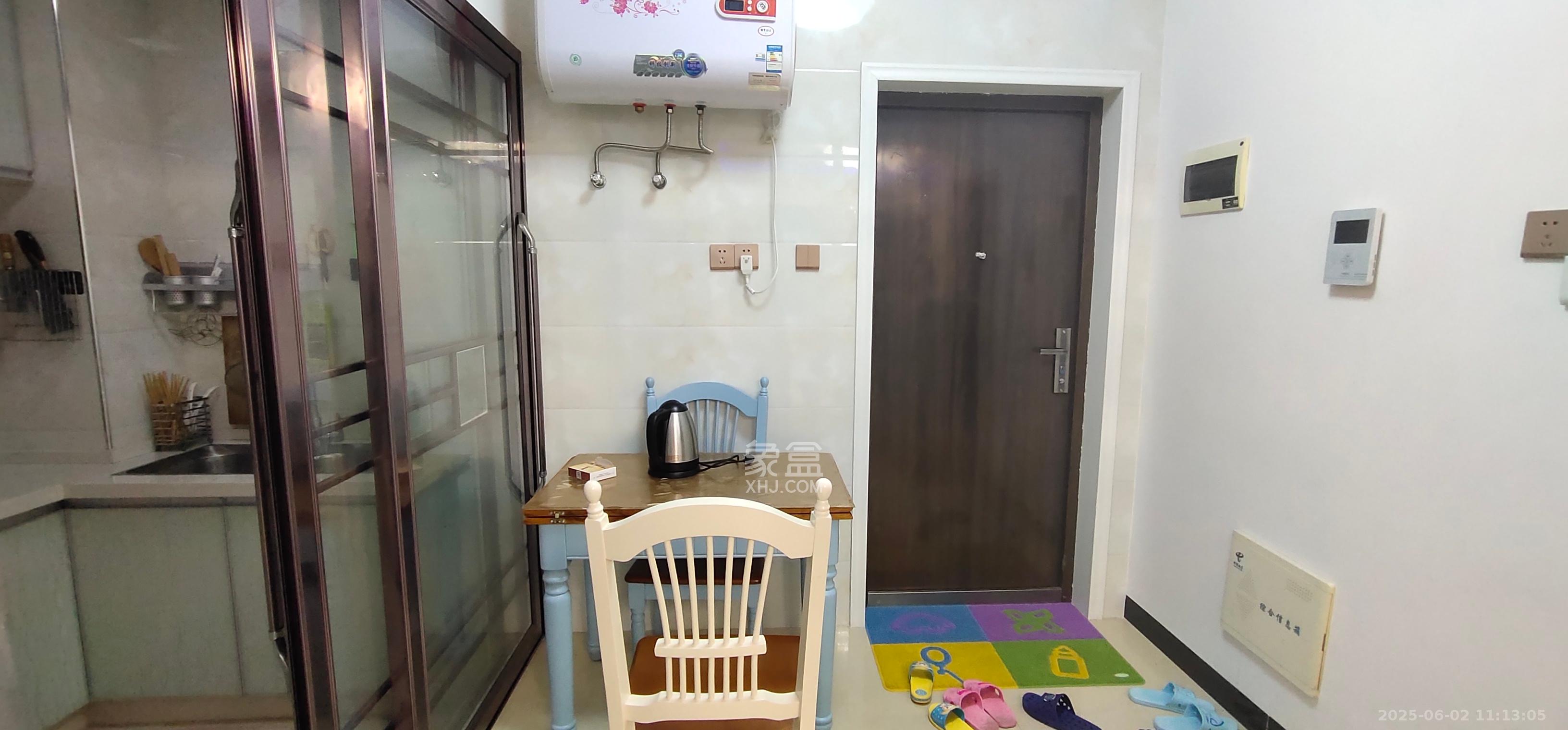 阳光100三期  1室1厅1卫   1800.00元/月室内图