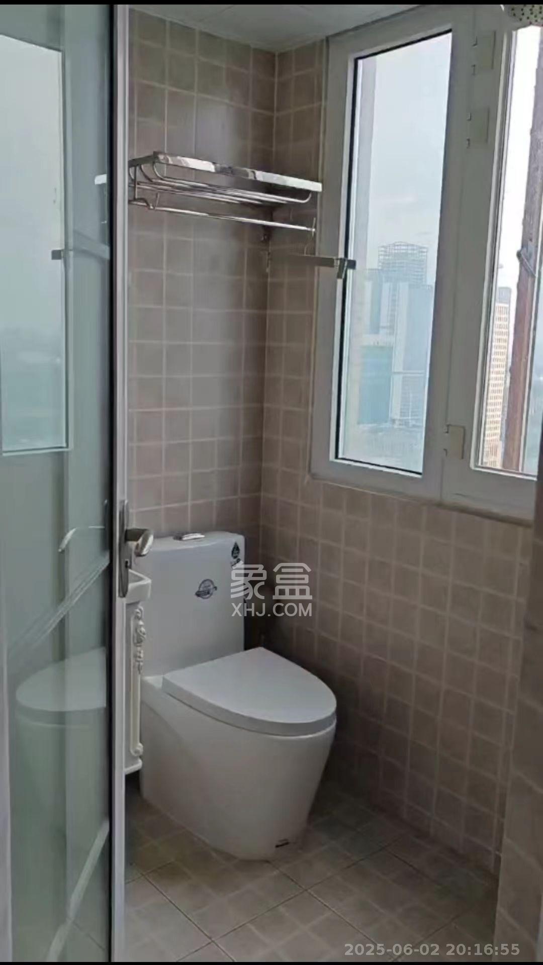 万里时代  4室2厅1卫   2800.00元/月室内图