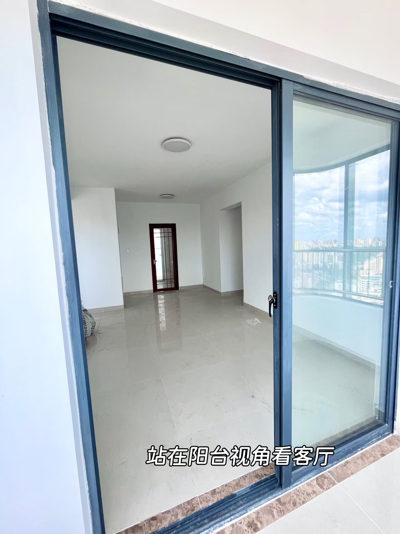 龙城新景  3室2厅2卫   2600.00元/月室内图