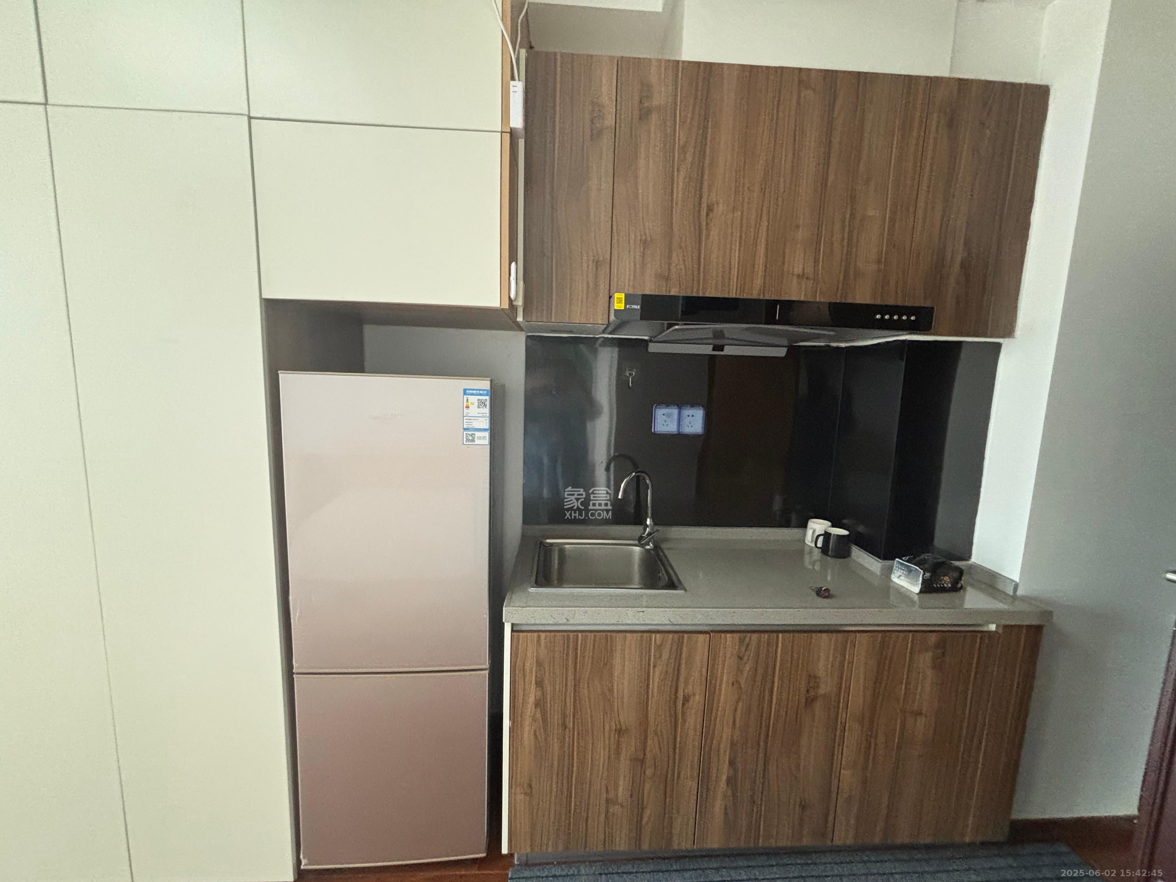 荣泰广场  1室0厅0卫   1700.00元/月室内图