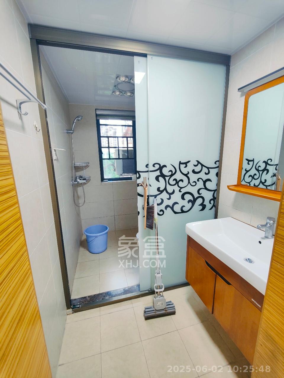 中建芙蓉嘉苑  3室2厅2卫   2600.00元/月室内图