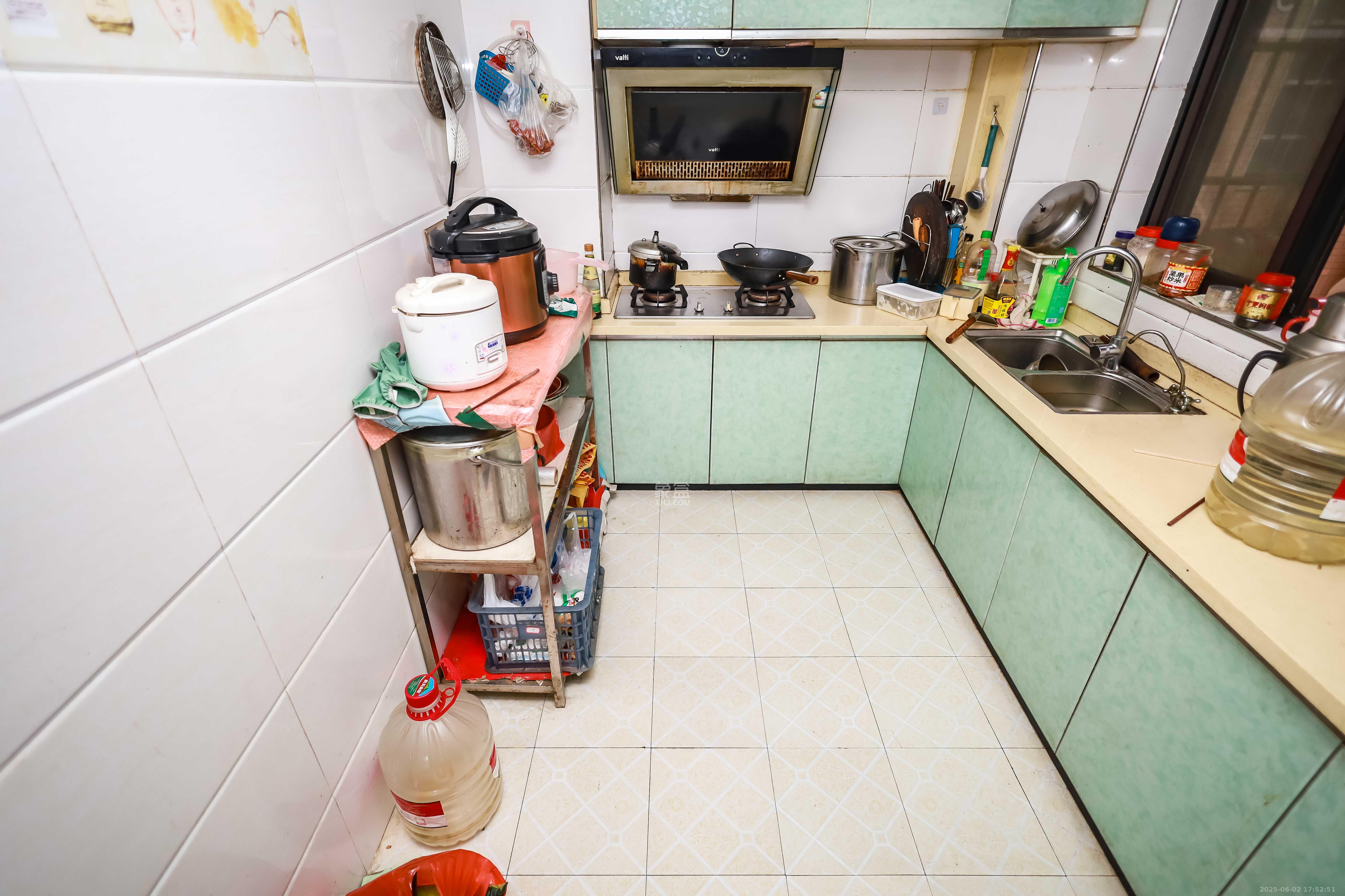 华龙家园(和泰家园) 2室1厅1卫 46.0万 华龙家园(和泰家园) 2室1厅1卫 46.0万厨房