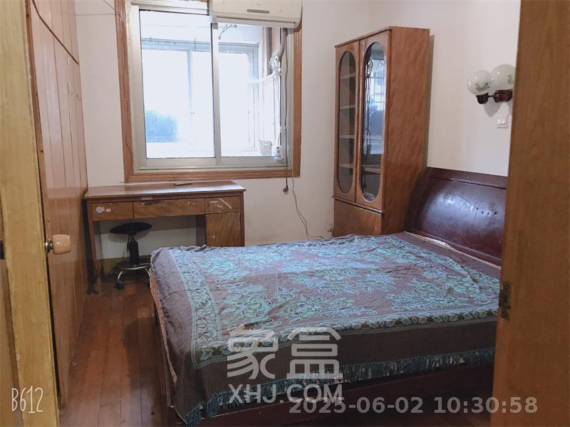 十一中学单位宿舍  2室1厅1卫   2000.00元/月