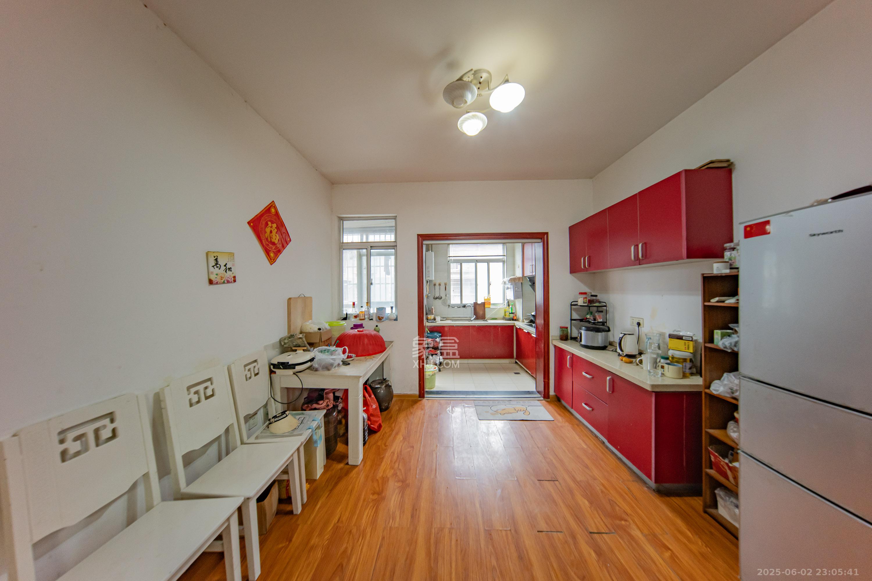 锑都家园  3室2厅2卫    52.0万 锑都家园  3室2厅2卫    52.0万客厅