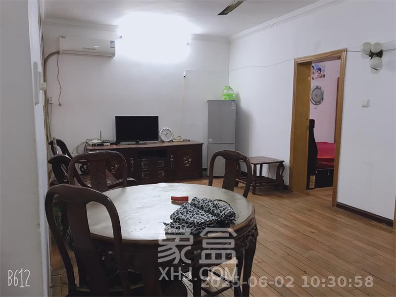 十一中学单位宿舍  2室1厅1卫   2000.00元/月室内图