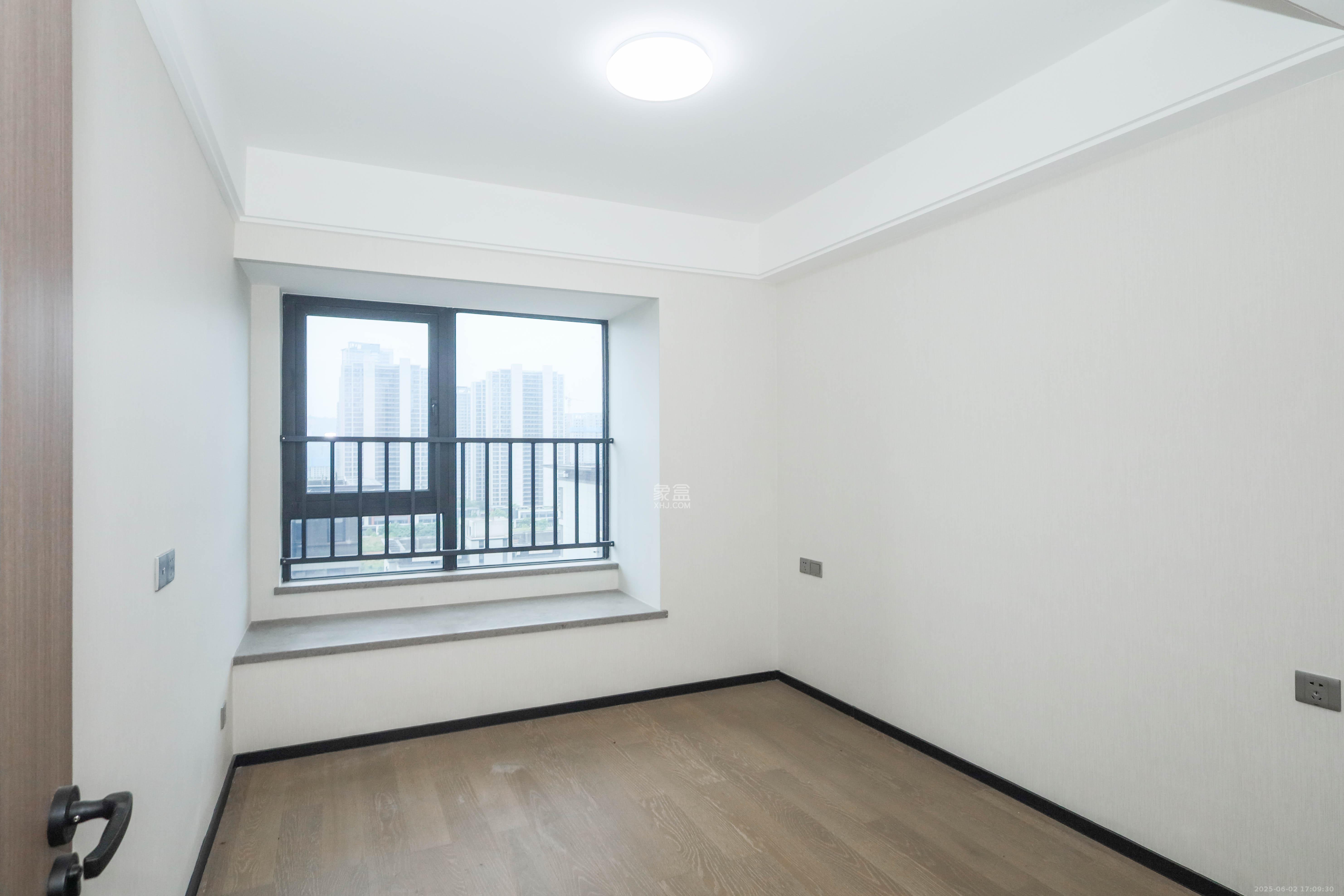 中海麓山境北区  4室2厅2卫    178.0万卧室