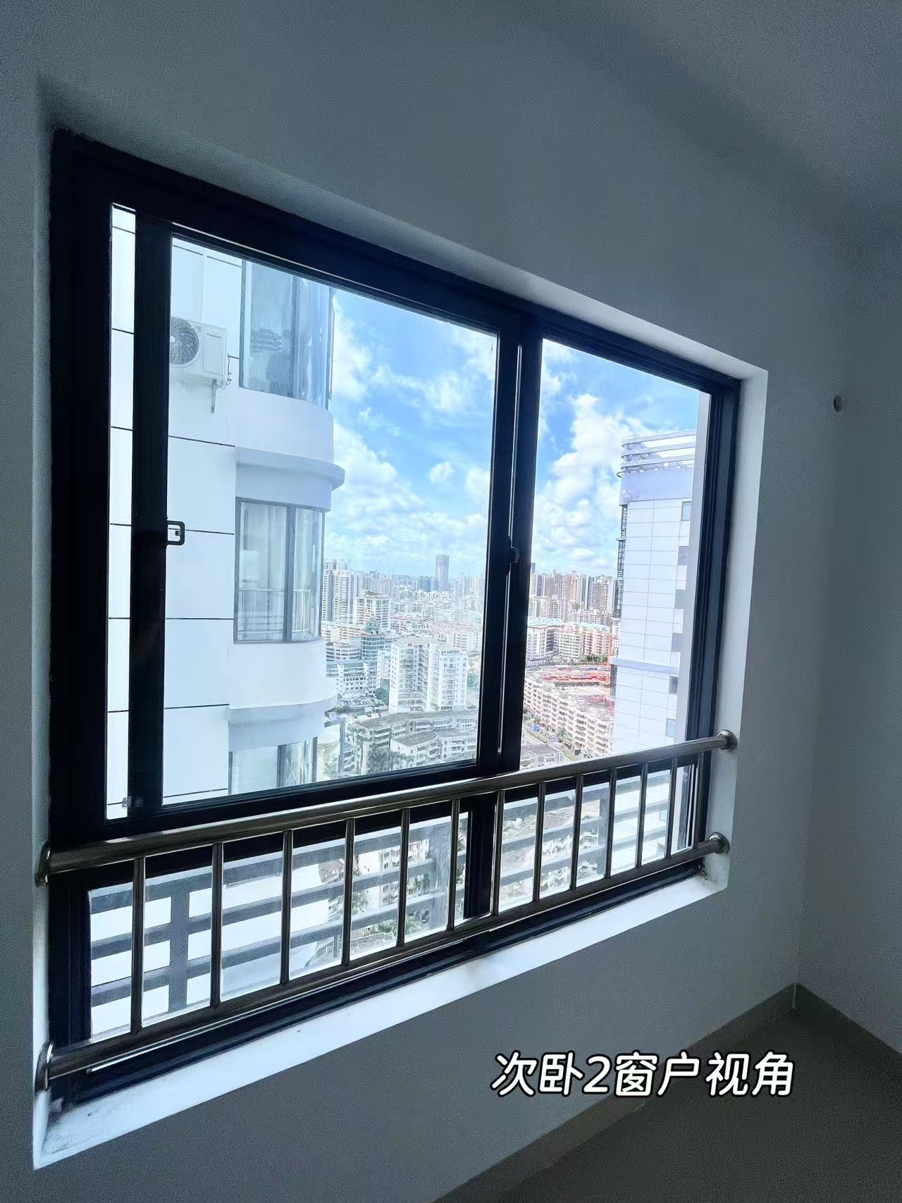 龙城新景  3室2厅2卫   2600.00元/月室内图