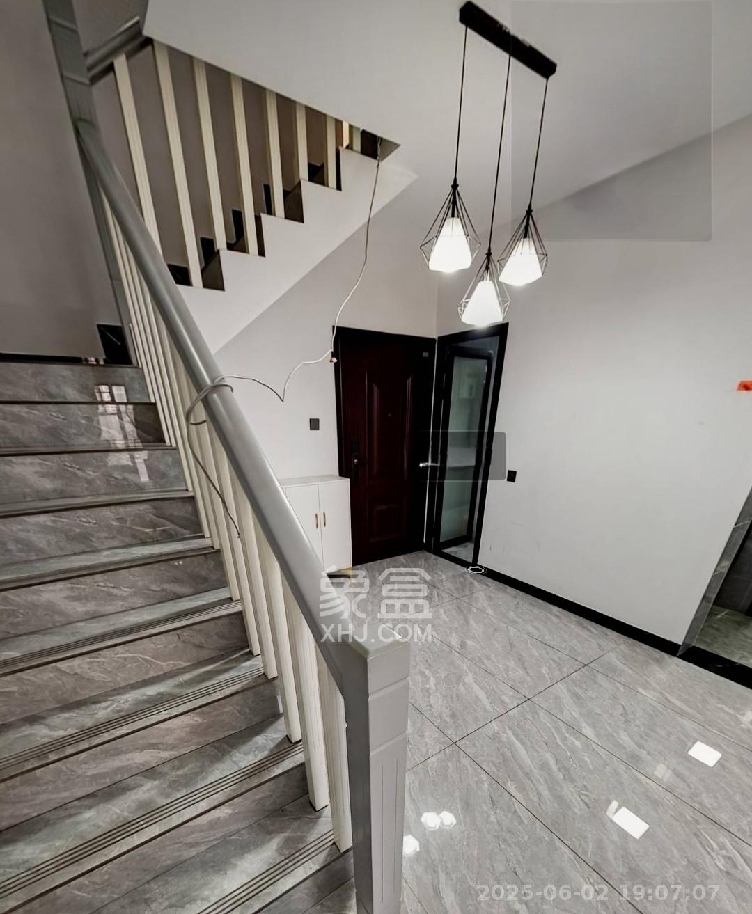 邦盛水岸御园  4室2厅2卫    2650.0元/月 邦盛水岸御园  4室2厅2卫    2650.0元/月室内图