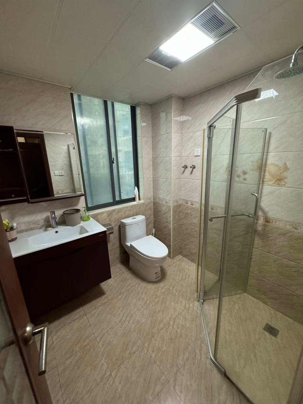 西子莲花 3室2厅1卫 1800.00元/月 西子莲花 3室2厅1卫 1800.00元/月室内图