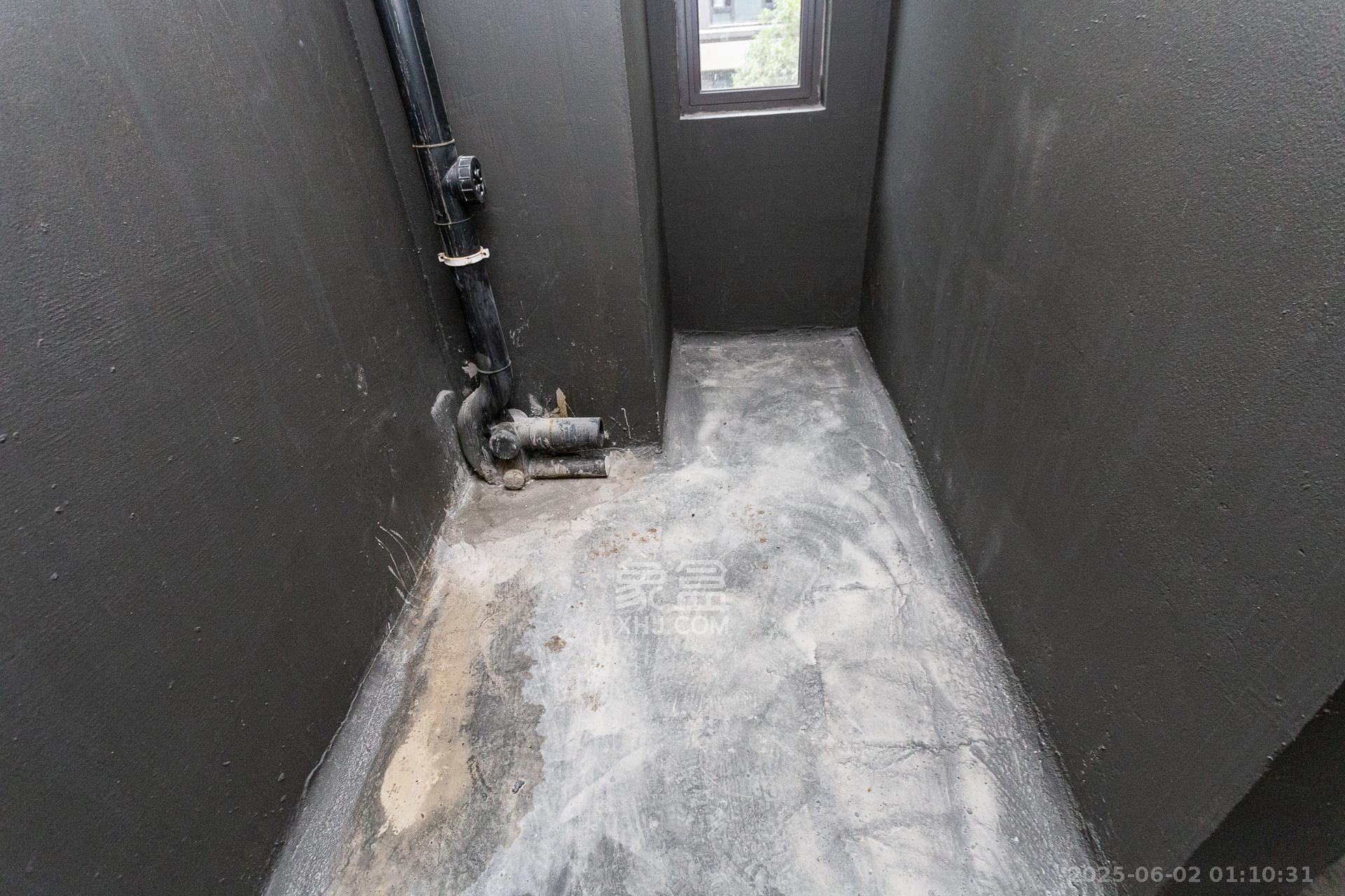时代建发和著  5室2厅2卫   330.00万卫生间