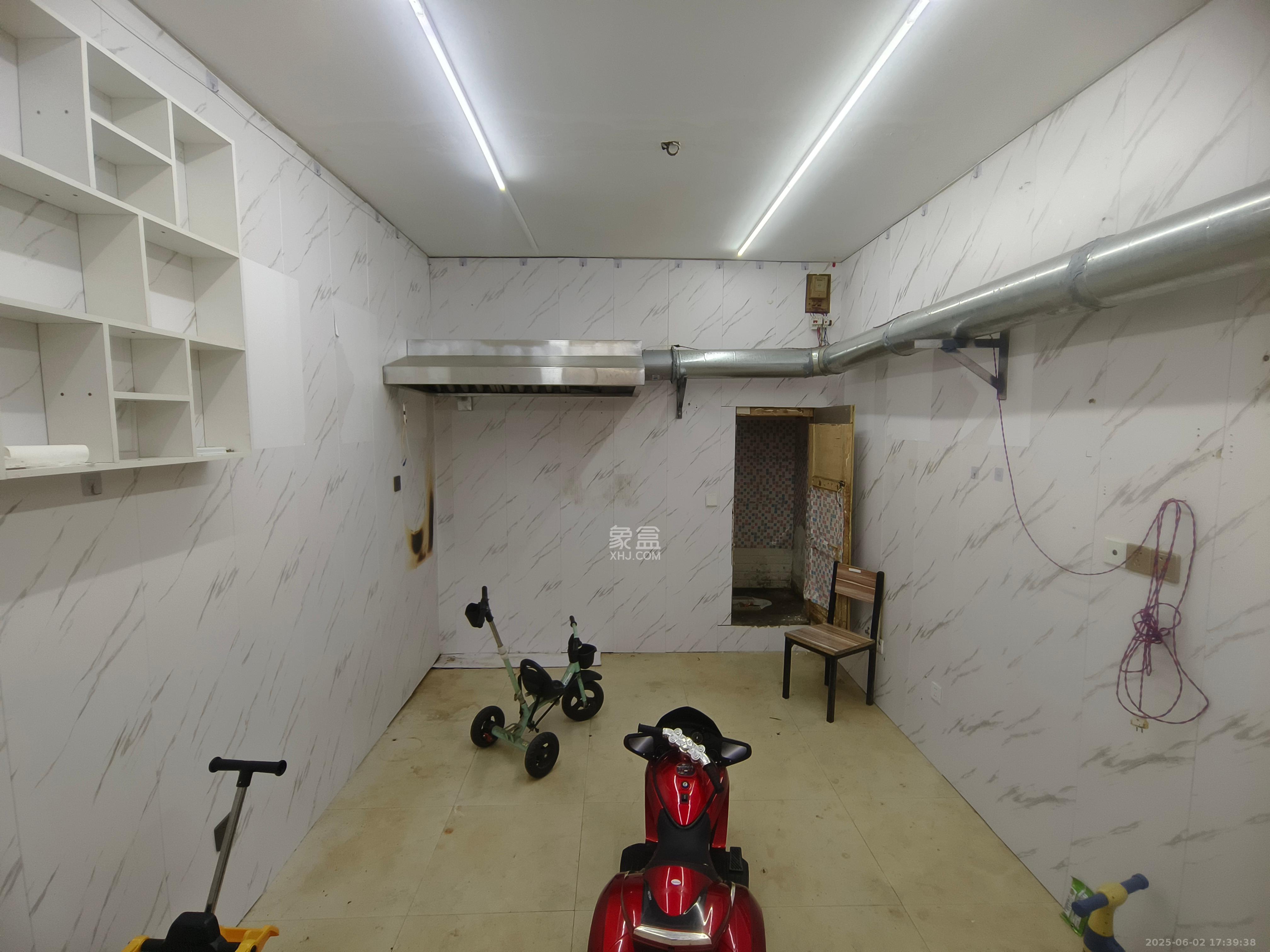 荷花园安置小区  1室1厅1卫   1500.00元/月室内图
