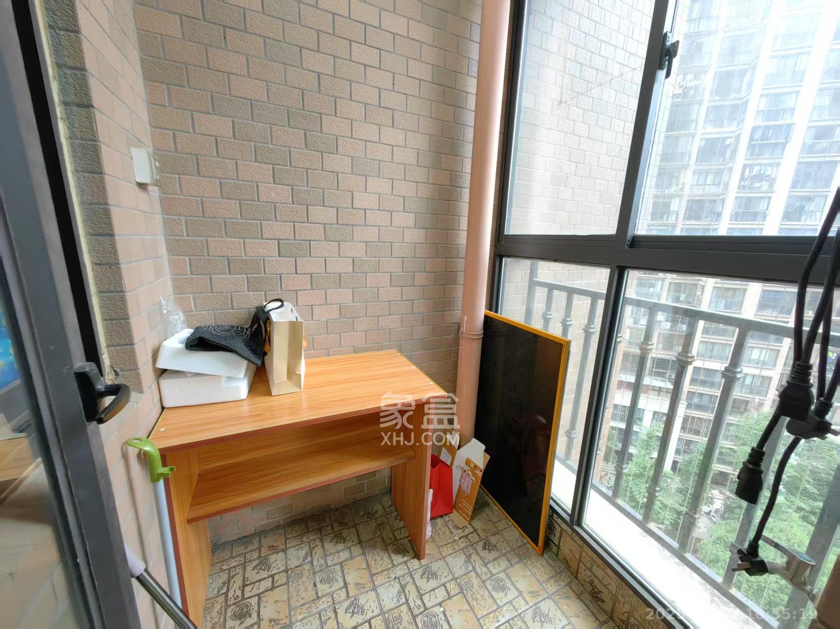 康桥长郡  3室2厅2卫   1800.00元/月室内图