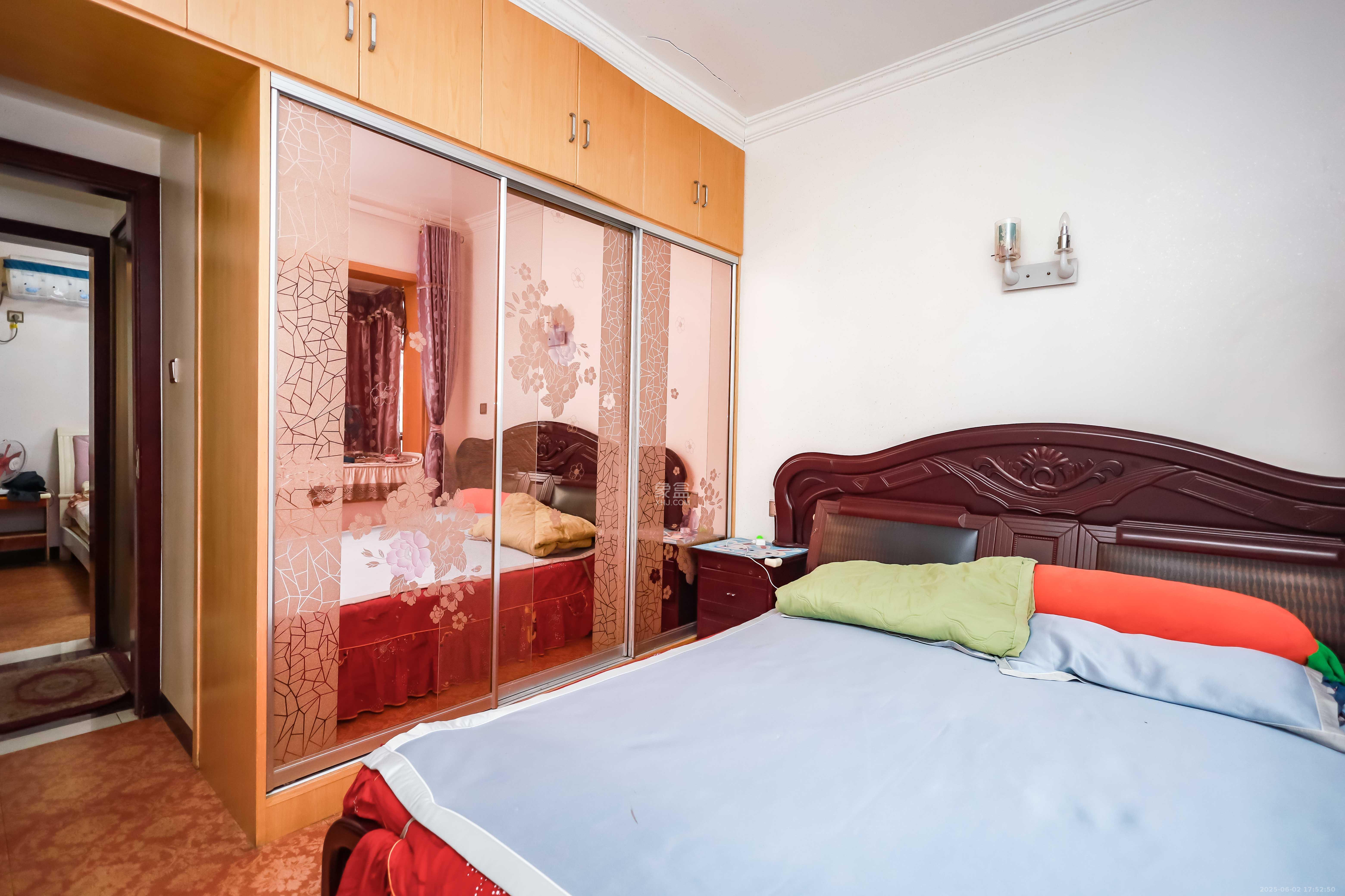 华龙家园(和泰家园) 2室1厅1卫 46.0万 华龙家园(和泰家园) 2室1厅1卫 46.0万卧室