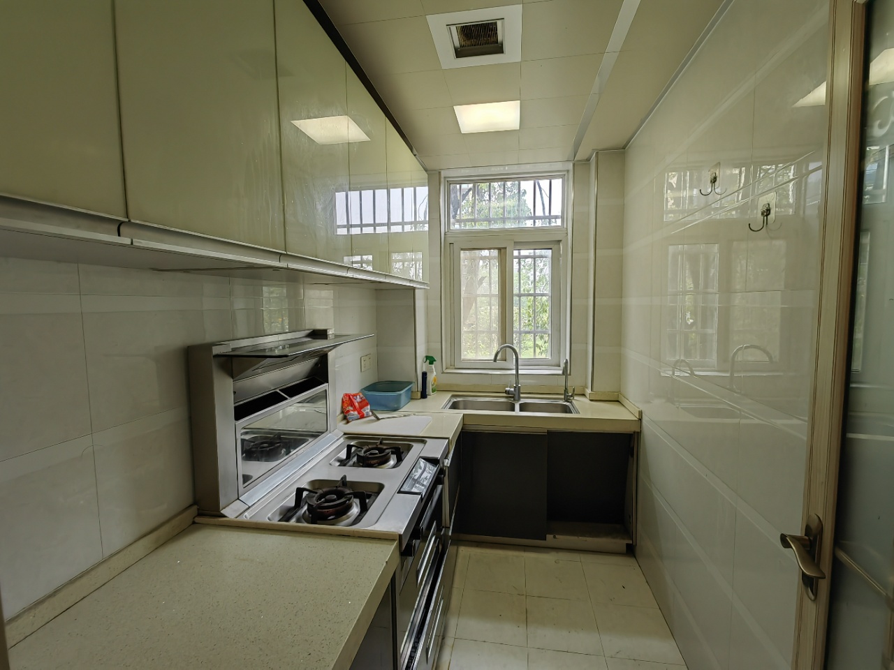 学府花园(文苑瑞景) 3室2厅1卫 1400.0元/月 学府花园(文苑瑞景) 3室2厅1卫 1400.0元/月室内图