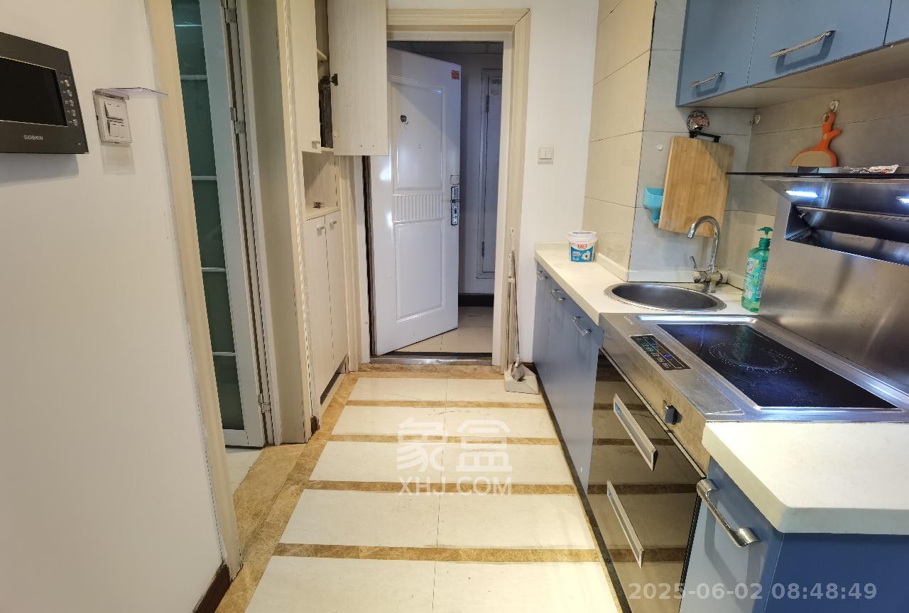 西子一间  1室1厅1卫   1800.00元/月室内图
