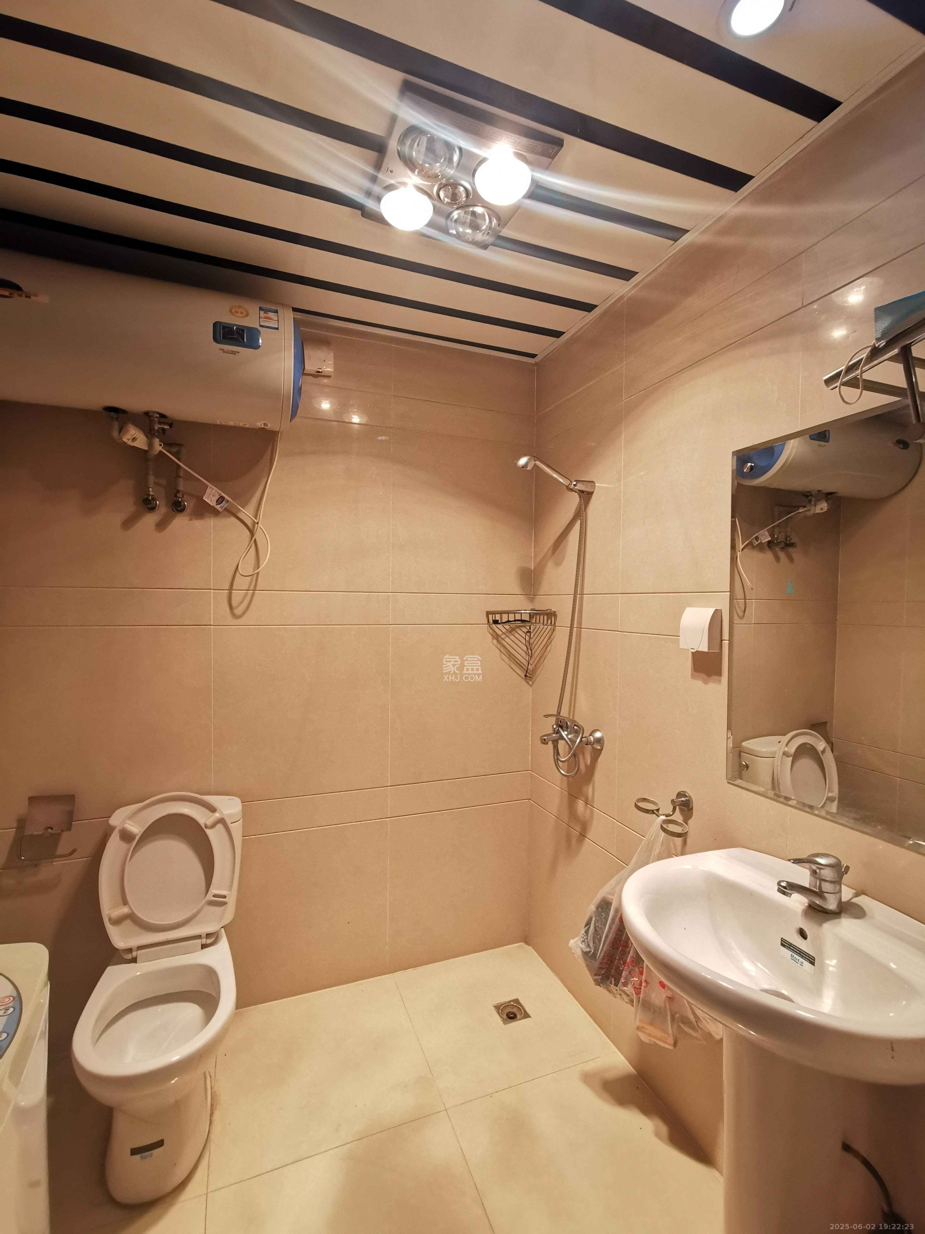 标志商务中心  1室1厅0卫    1800.0元/月 标志商务中心  1室1厅0卫    1800.0元/月室内图