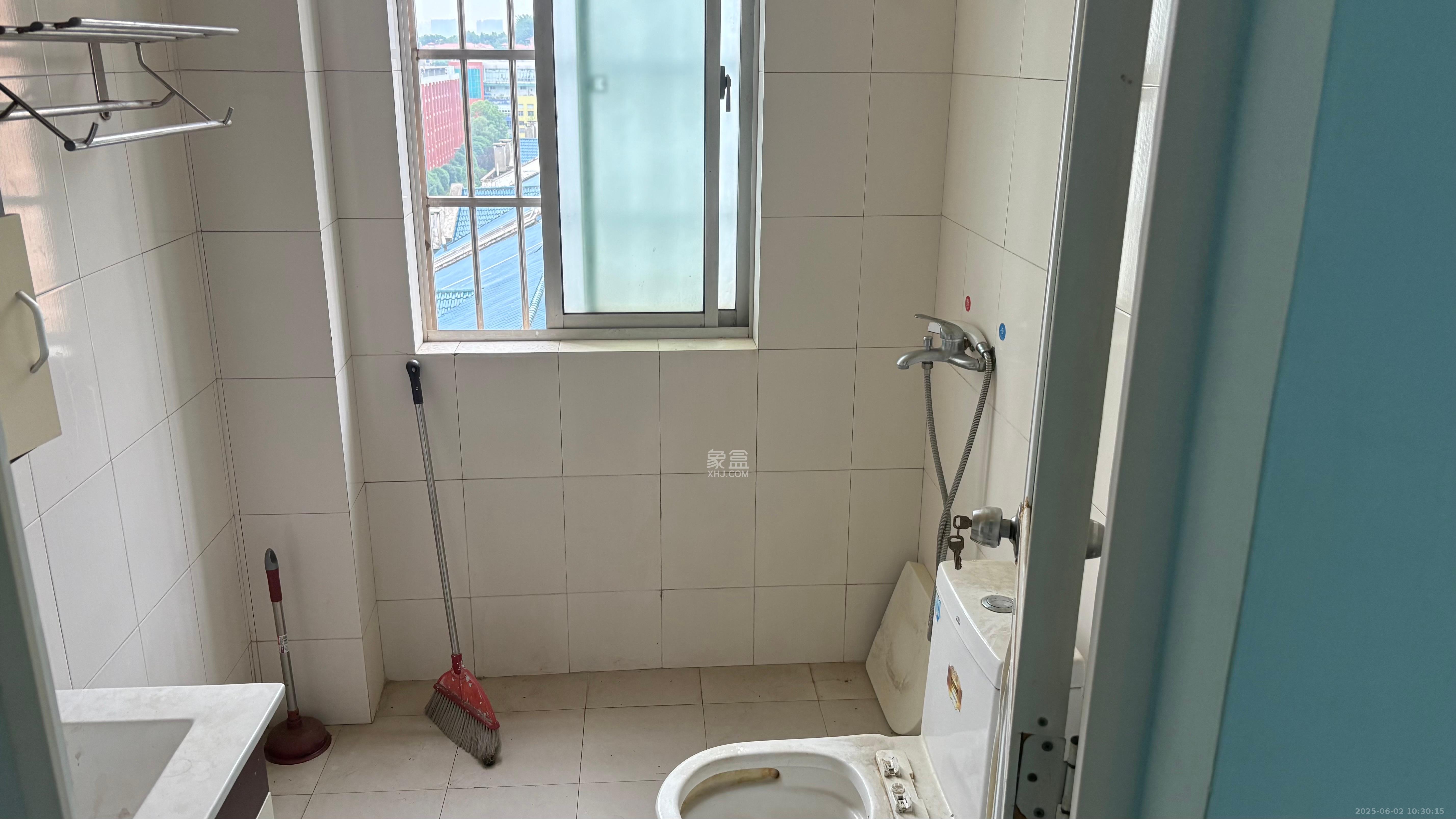 红树湾  3室2厅2卫   1500.00元/月室内图