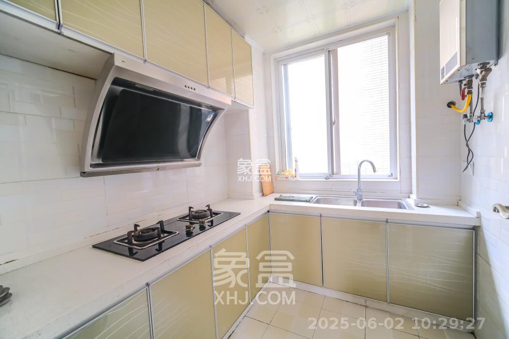 万丽景园  3室2厅2卫   2100.00元/月室内图