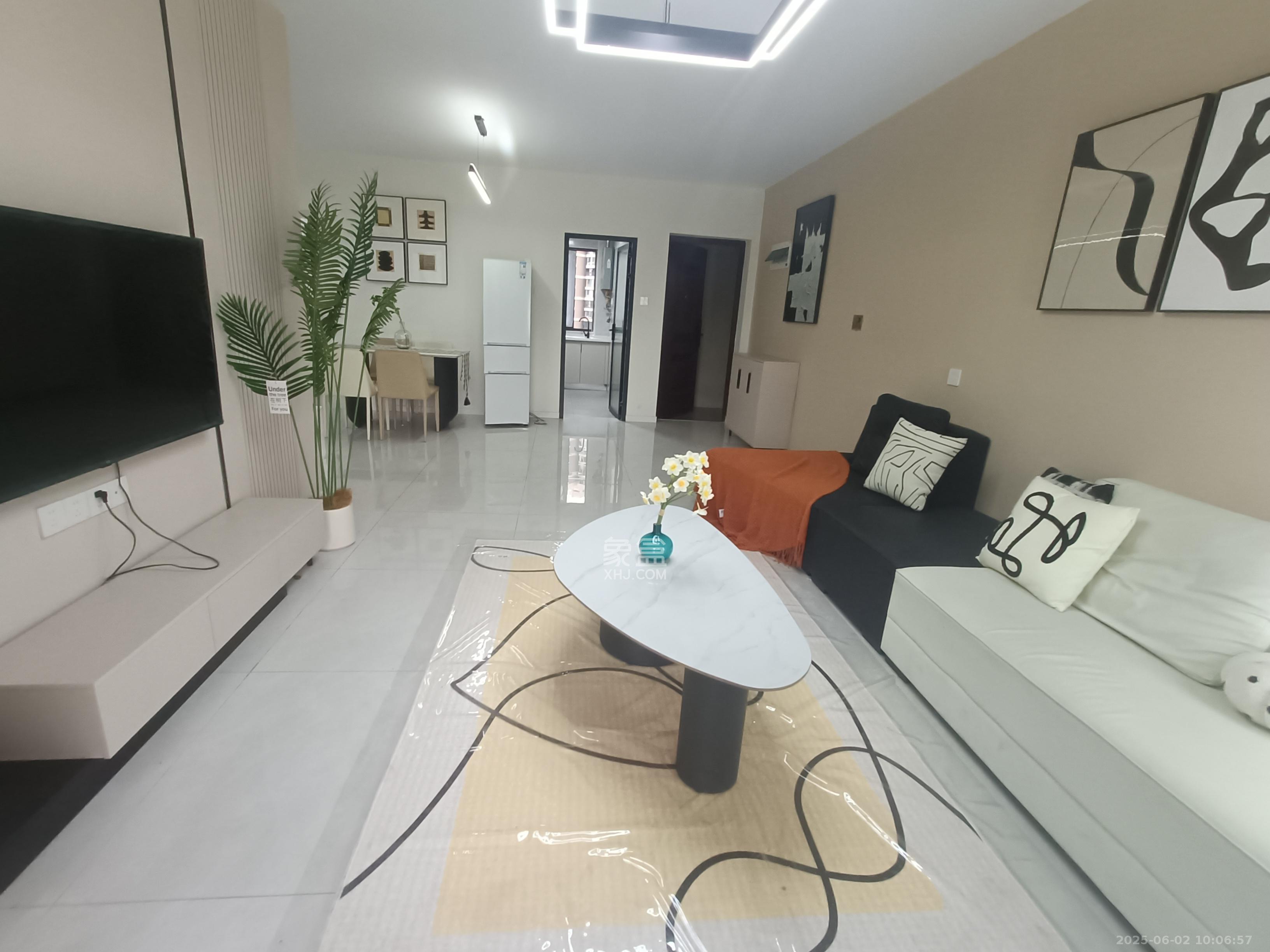 金茂梅溪湖 2室2厅1卫 2300.0元/月 金茂梅溪湖 2室2厅1卫 2300.0元/月室内图