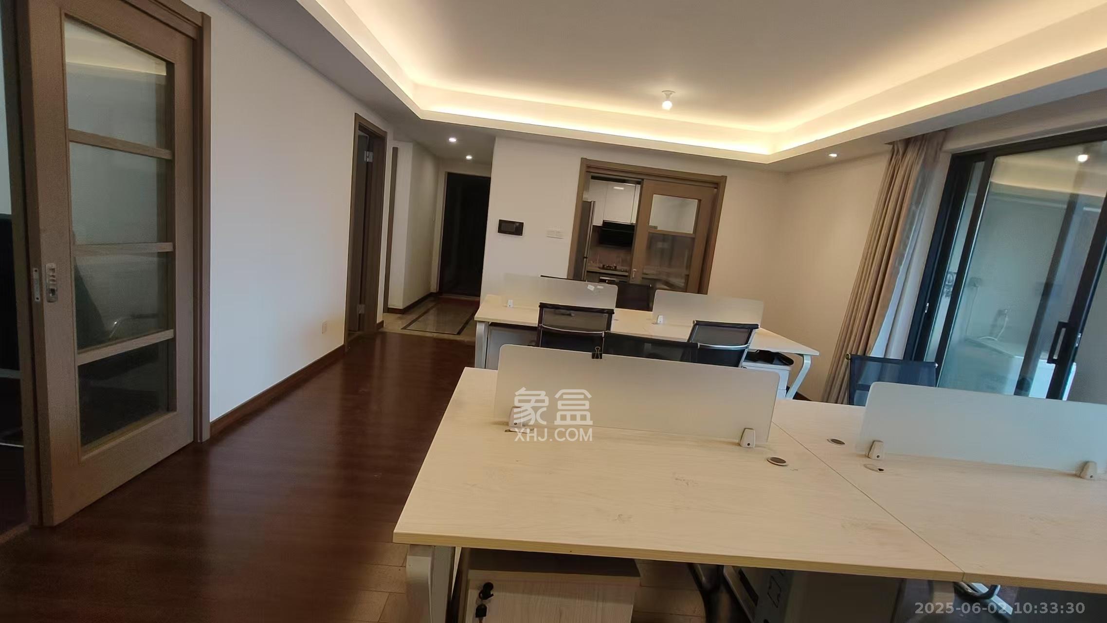 万科金域缇香  4室2厅2卫    3500.0元/月 万科金域缇香  4室2厅2卫    3500.0元/月