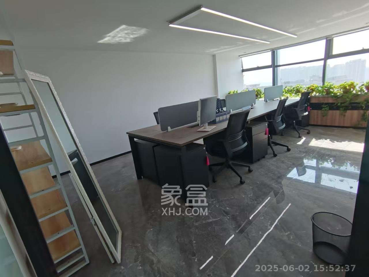 裕天国际商汇中心 4室1厅0卫 5000.0元/月 裕天国际商汇中心 4室1厅0卫 5000.0元/月室内图