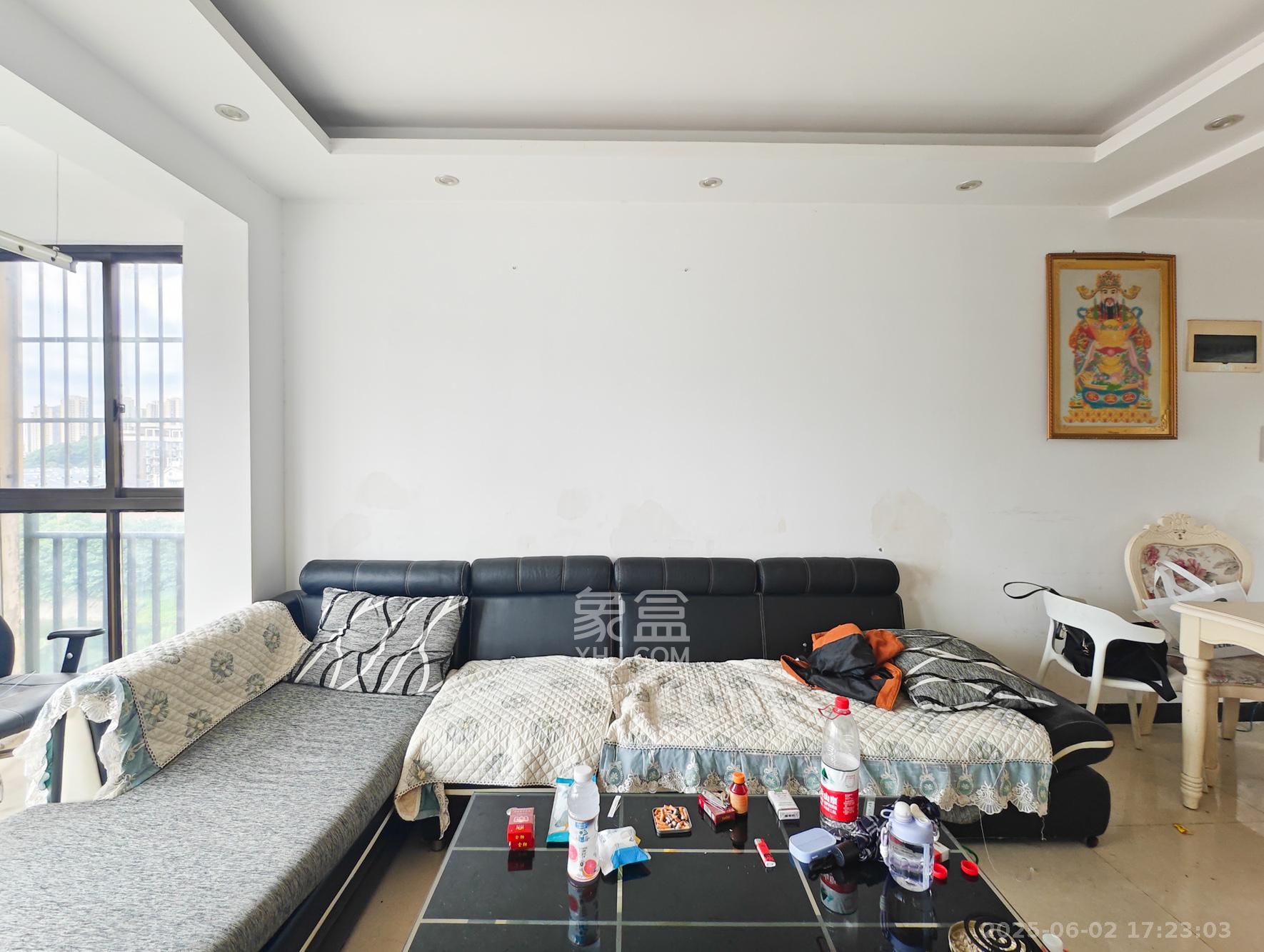 七里香榭 3室1厅1卫 68.0万 七里香榭 3室1厅1卫 68.0万客厅