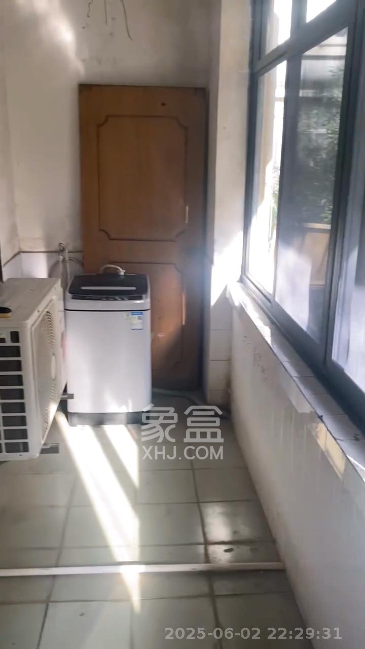 燕山街社区  3室1厅1卫   1800.00元/月室内图