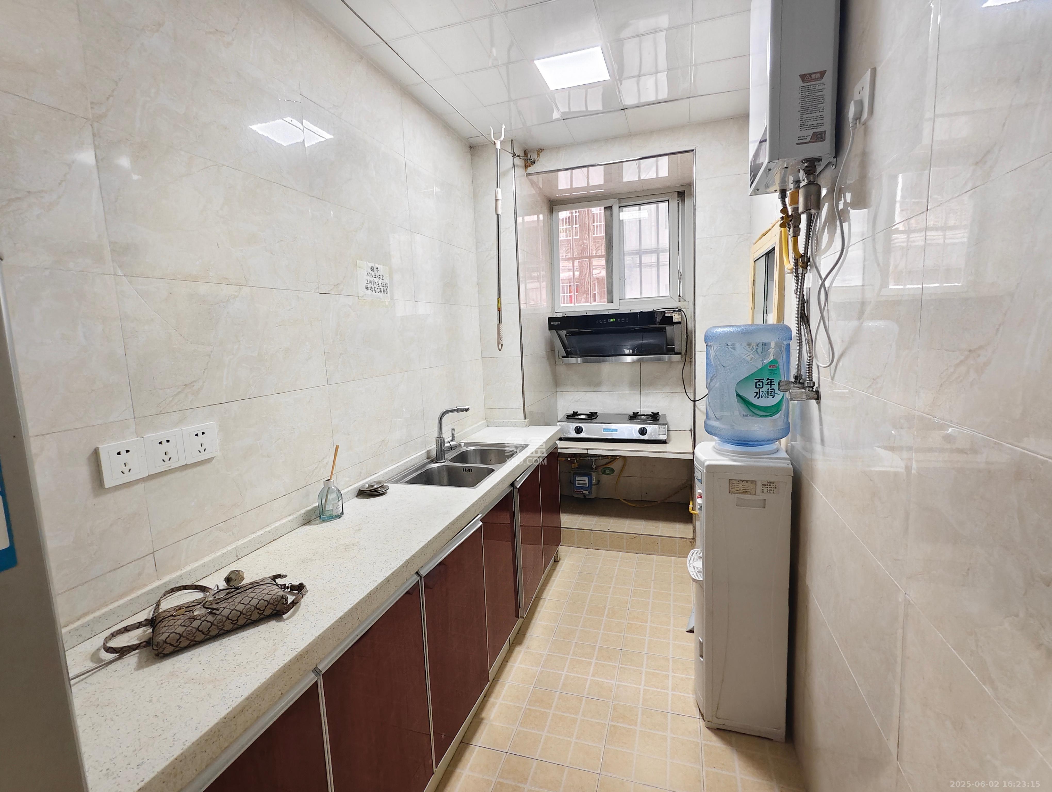 建湘新村  1室0厅1卫    1100.0元/月 建湘新村  1室0厅1卫    1100.0元/月室内图