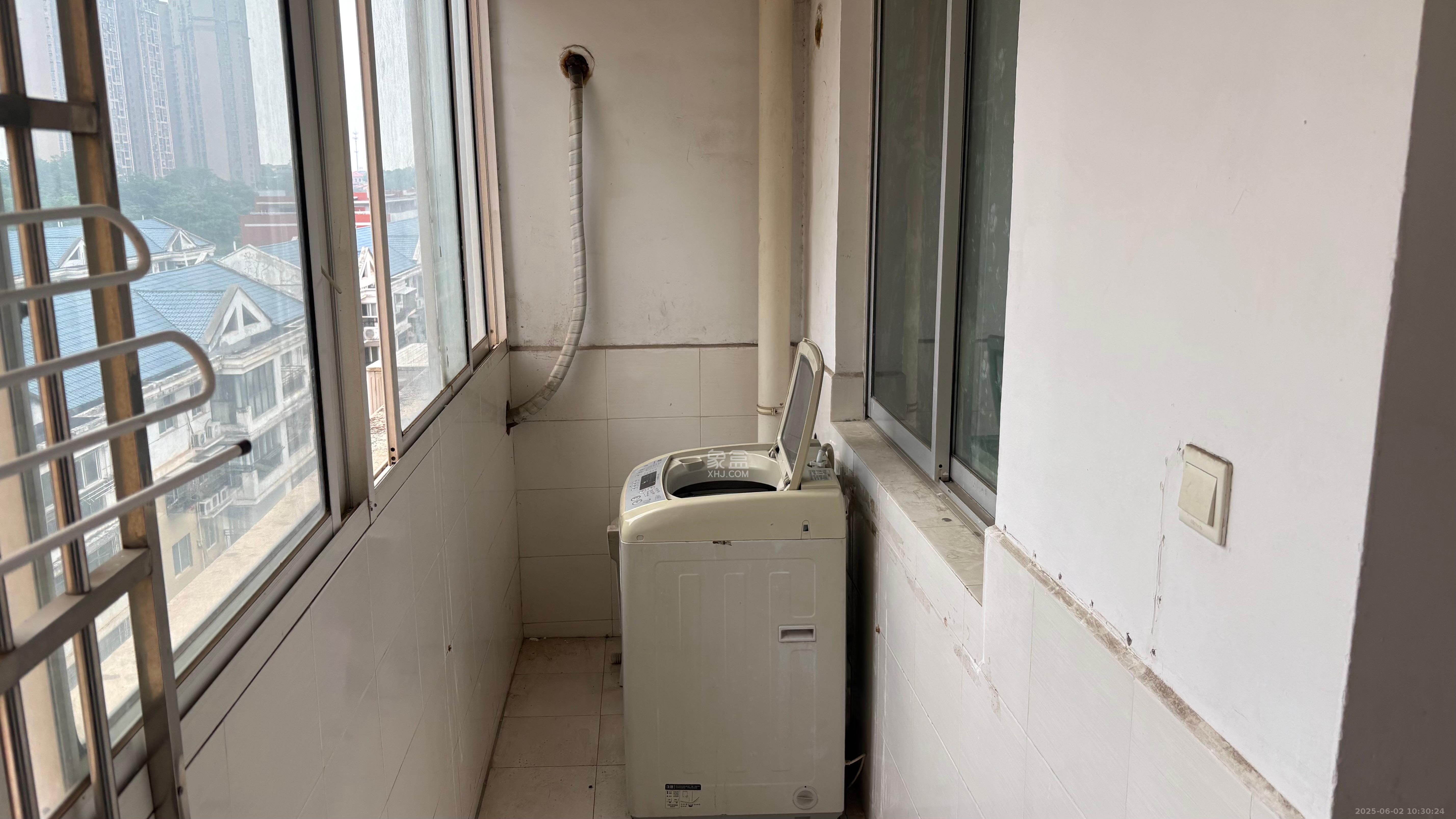 红树湾  3室2厅2卫   1500.00元/月室内图