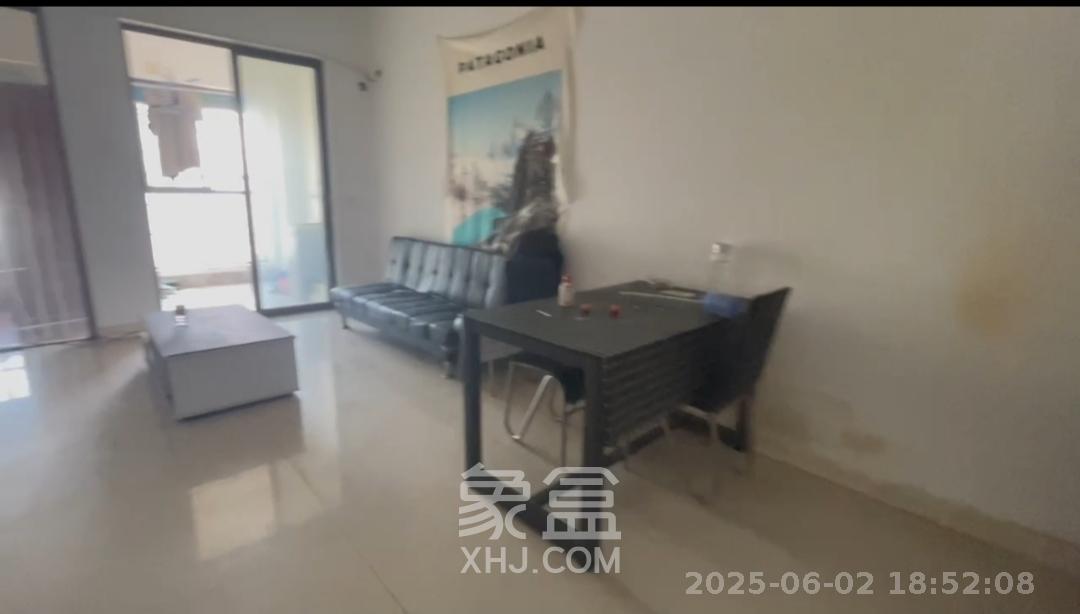 米兰春天  3室2厅1卫    1600.0元/月室内图