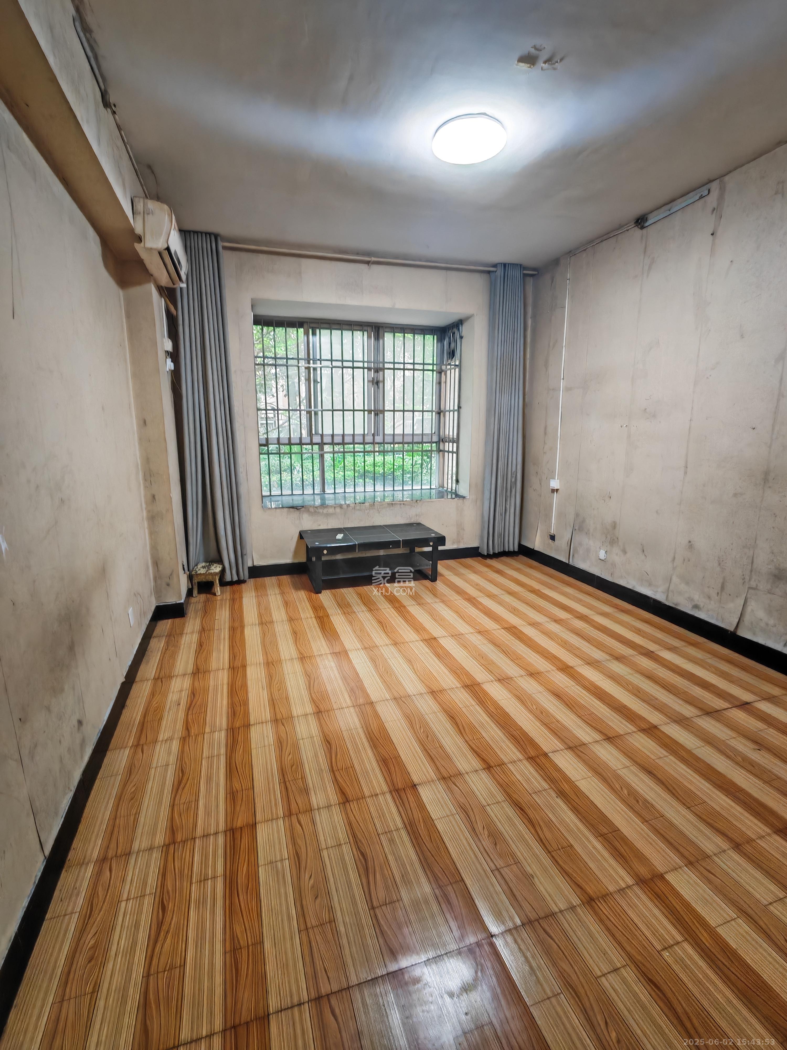 华银园 3室2厅2卫 1800.0元/月 华银园 3室2厅2卫 1800.0元/月室内图